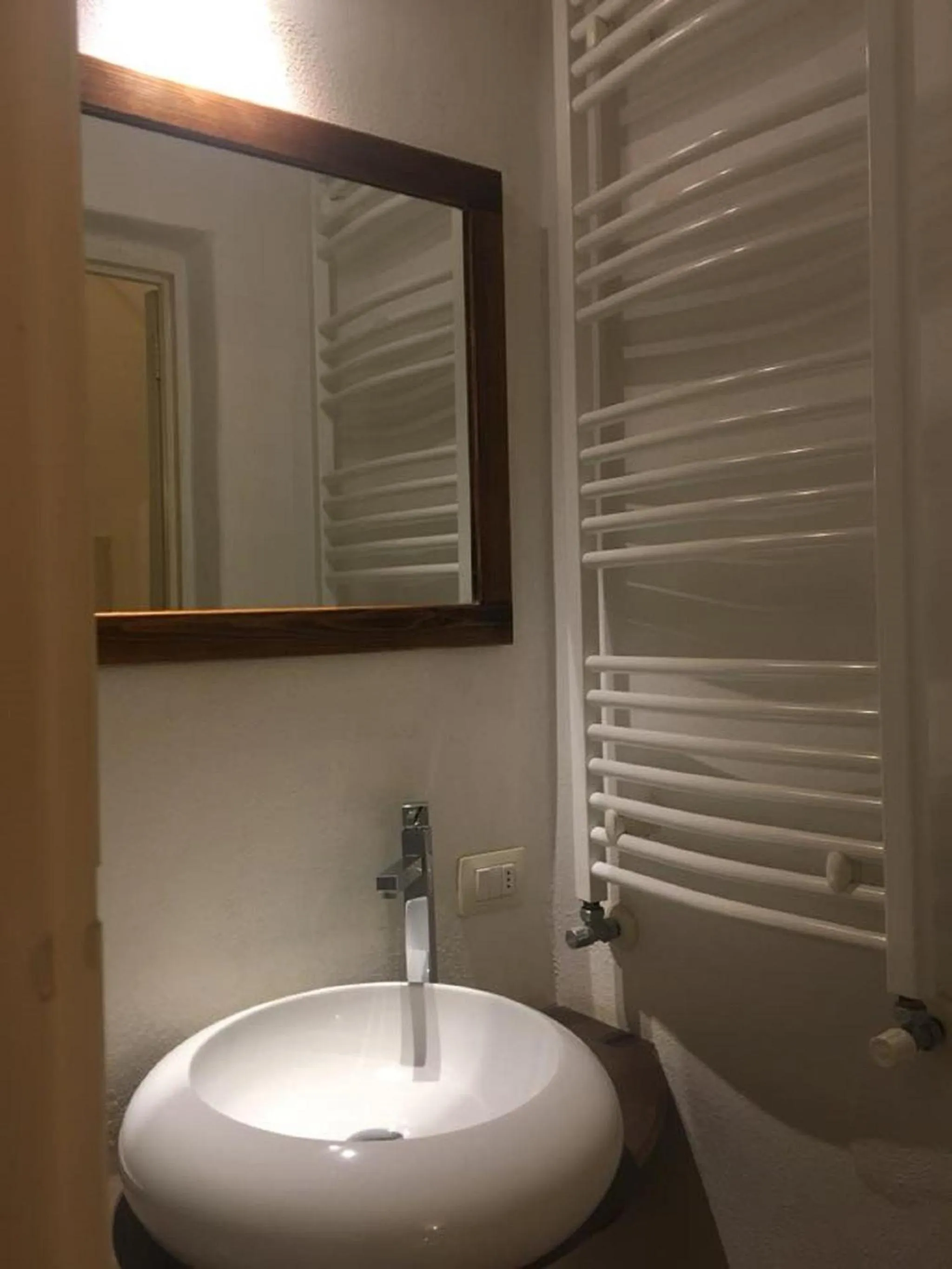 Decorative detail, Bathroom in B&B Palazzo Gorgoni