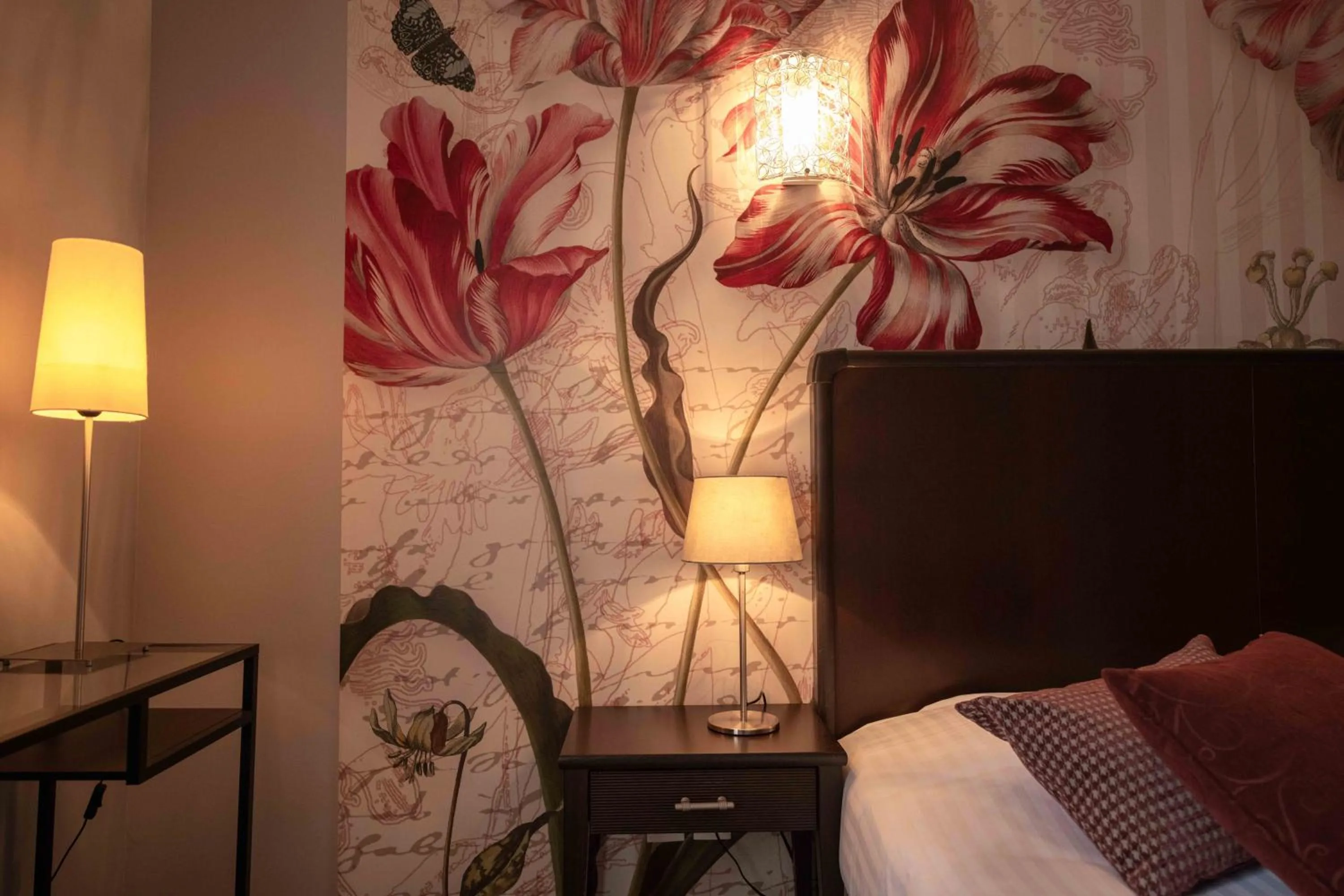 Decorative detail, Bed in Logis Hotel La Croix Blanche Fontevraud