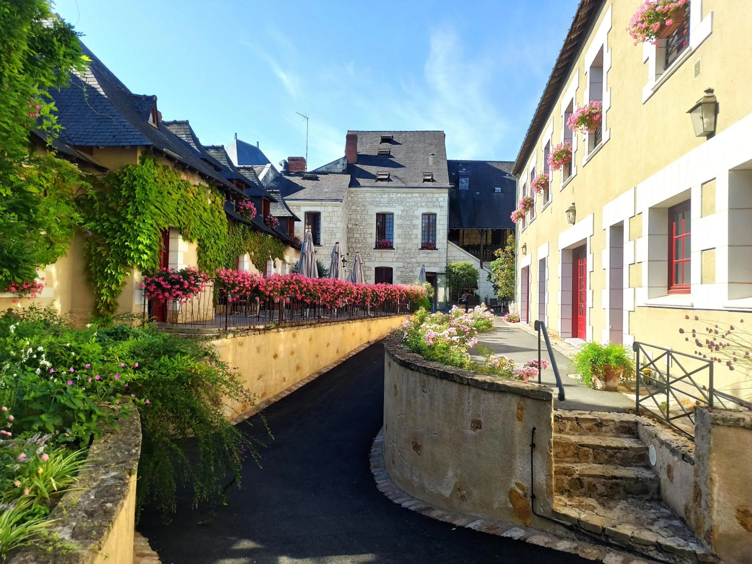 Patio in Logis Hotel La Croix Blanche Fontevraud