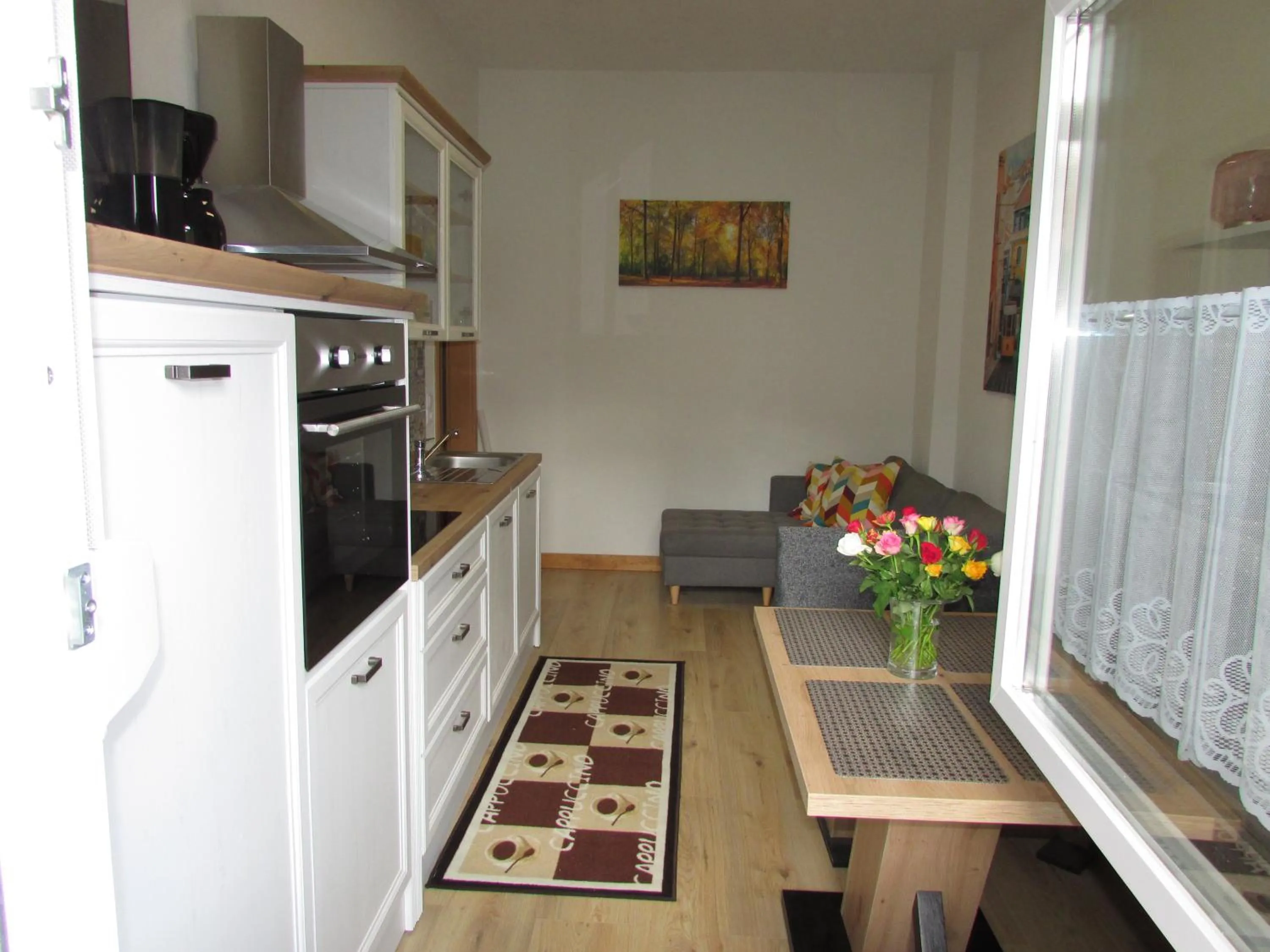 Kitchen or kitchenette in NoOaks