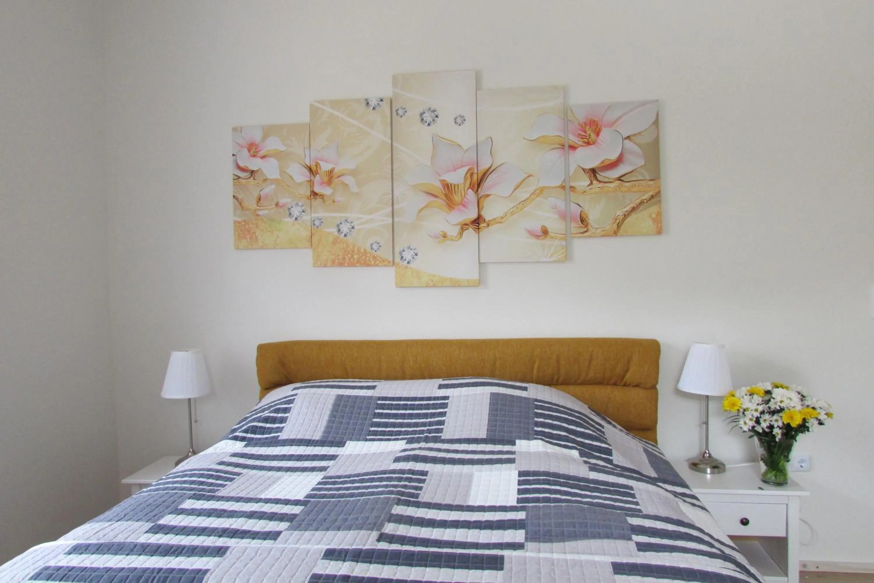 Bedroom, Bed in NoOaks