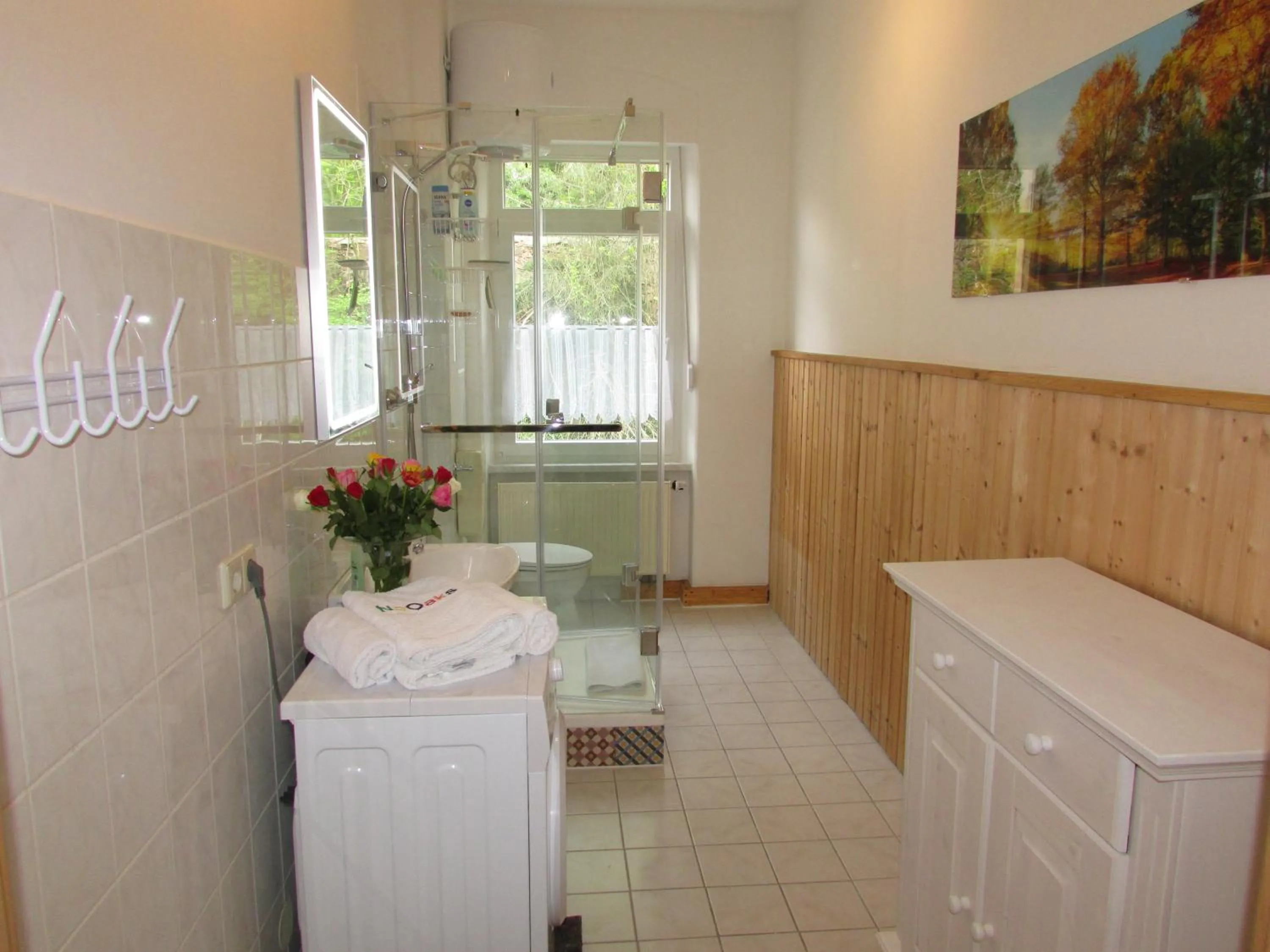 Bathroom in NoOaks