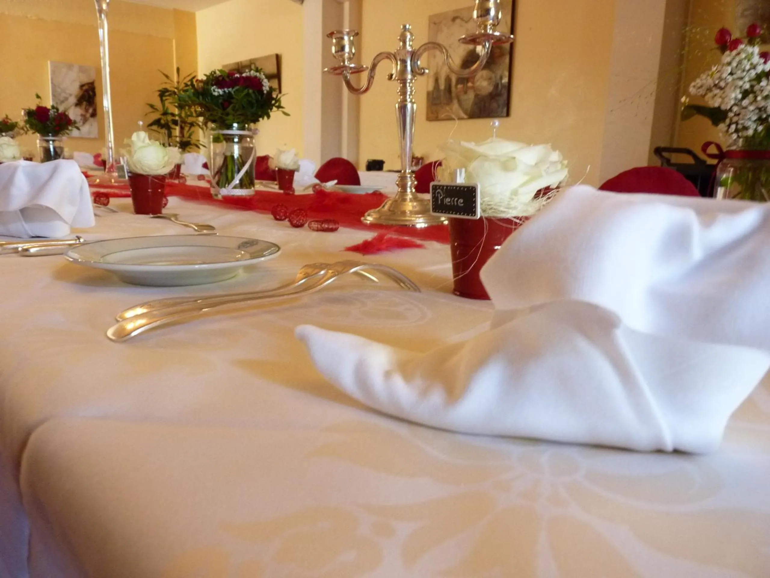 Restaurant/places to eat in Château d'Isenbourg & SPA