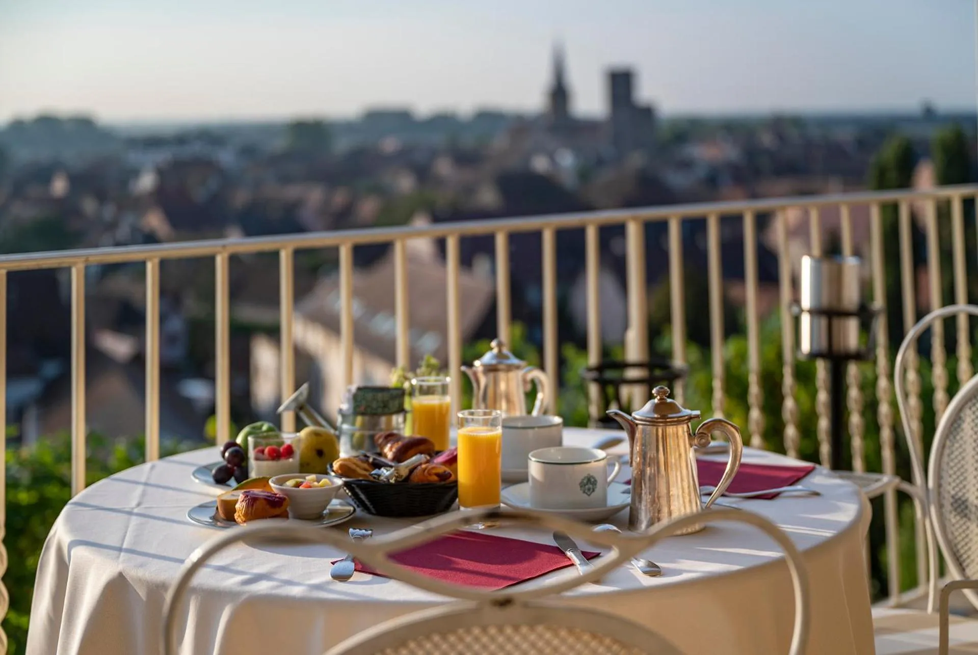 Breakfast in Château d'Isenbourg & SPA