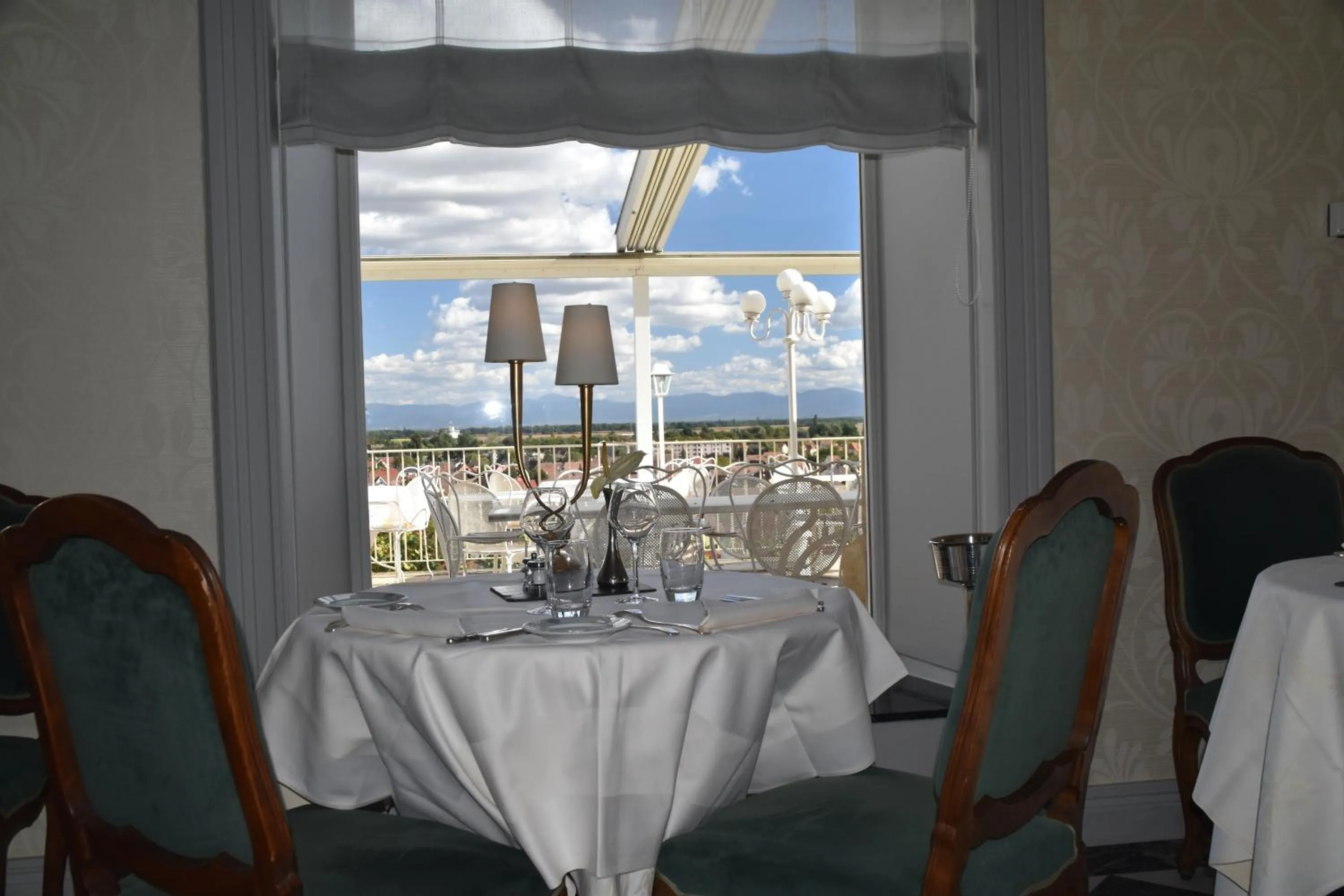 Restaurant/places to eat in Château d'Isenbourg & SPA