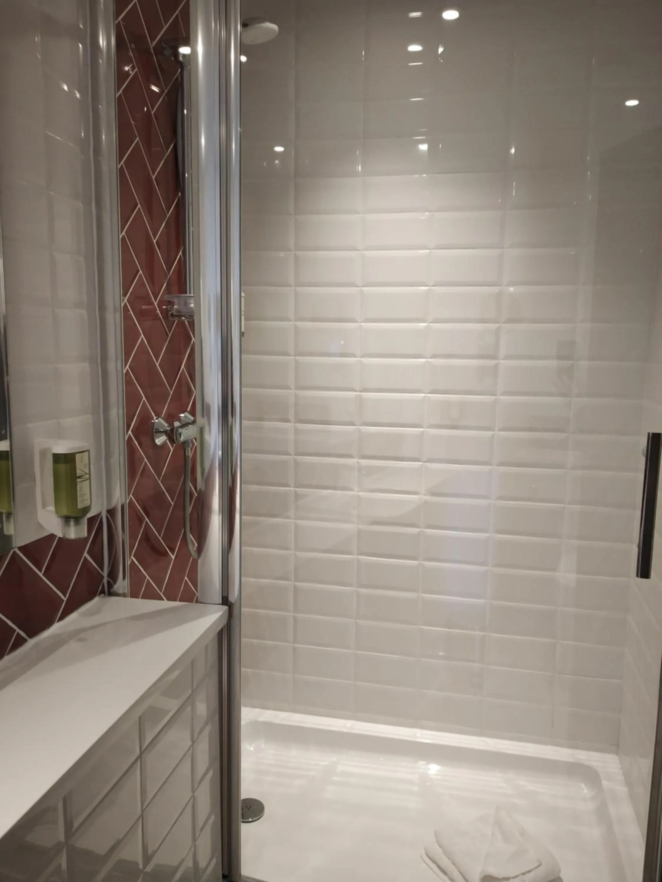 Bathroom in Best Western Plus London Wembley Hotel