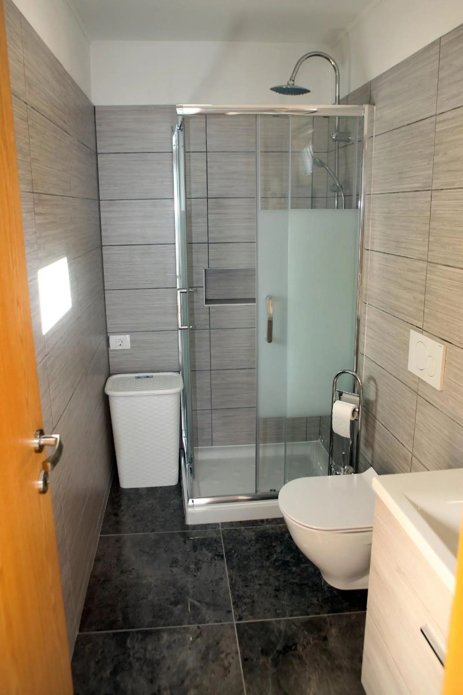 Shower in Apartmaji sončne terase - Sunny Terraces Apartments