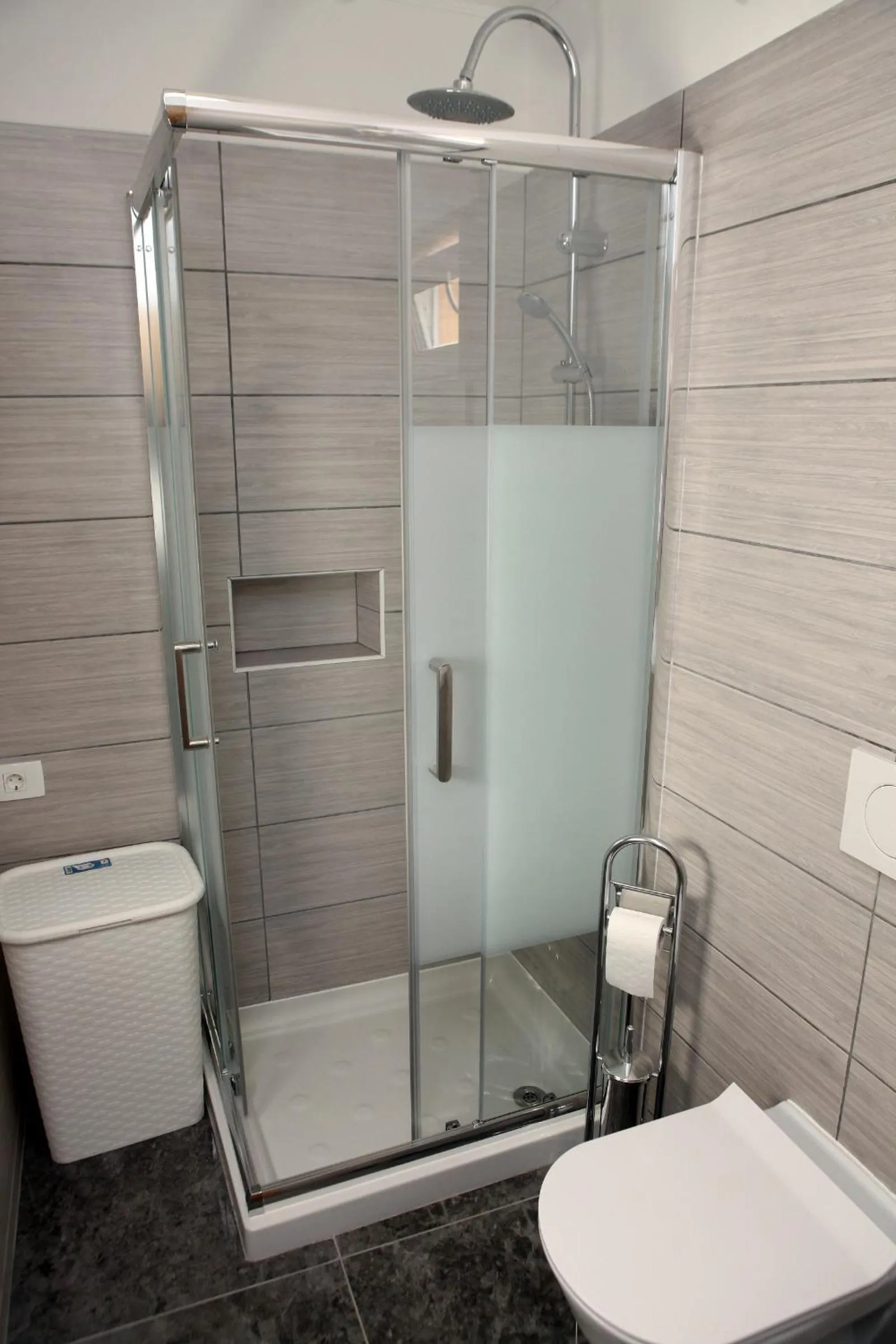 Shower in Apartmaji sončne terase - Sunny Terraces Apartments
