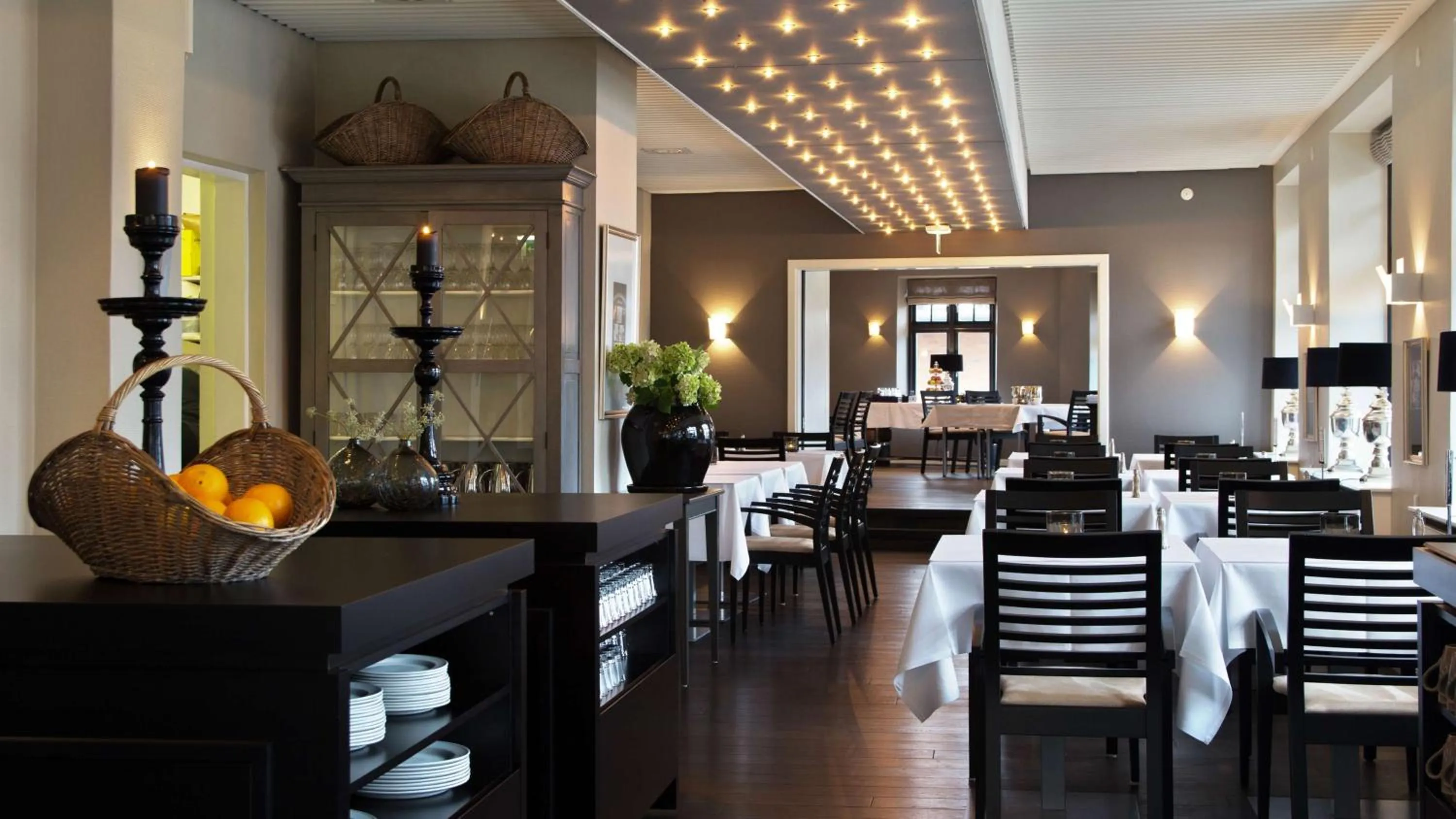 Restaurant/places to eat in Hotel Kronjylland