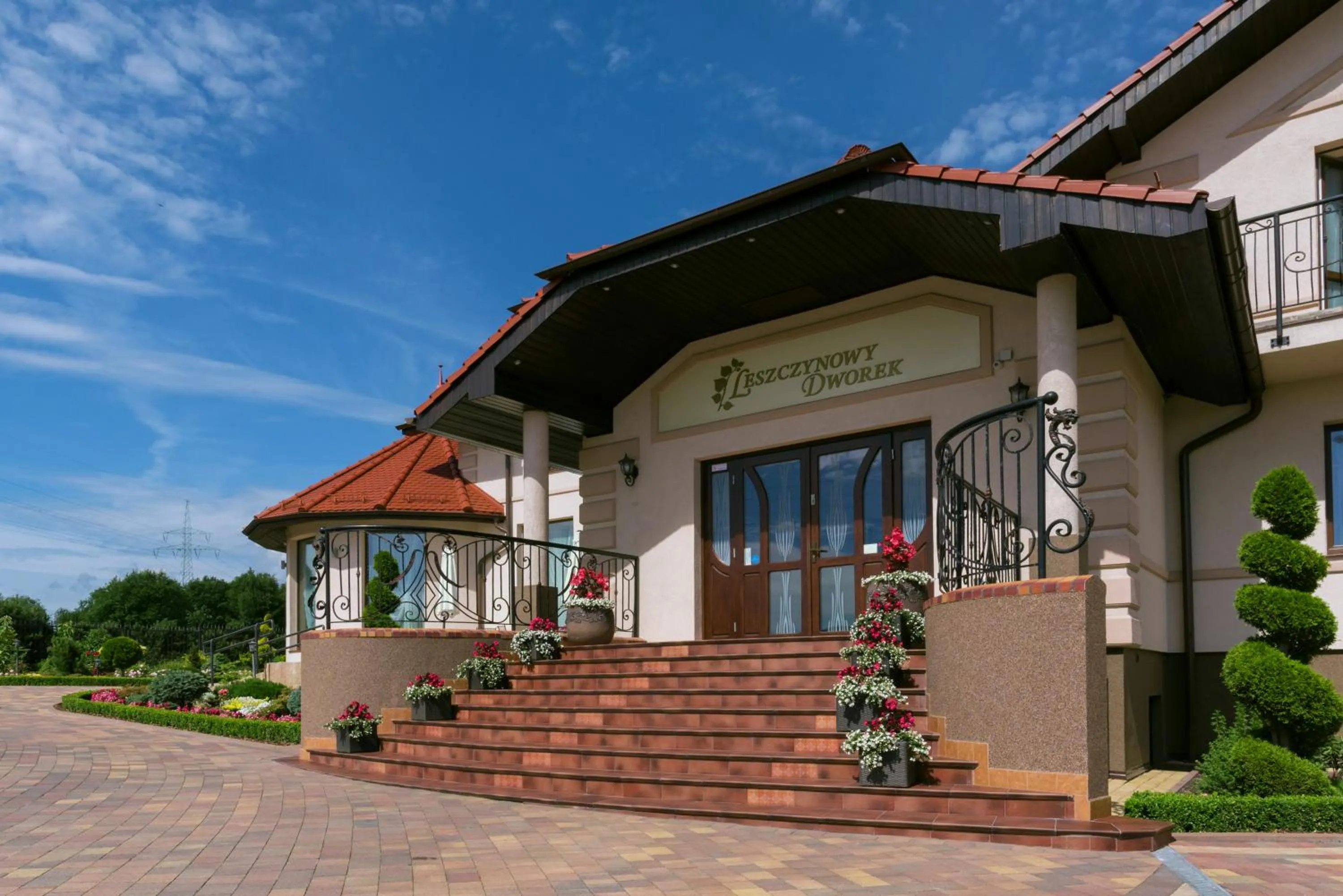 Facade/entrance in Leszczynowy Dworek