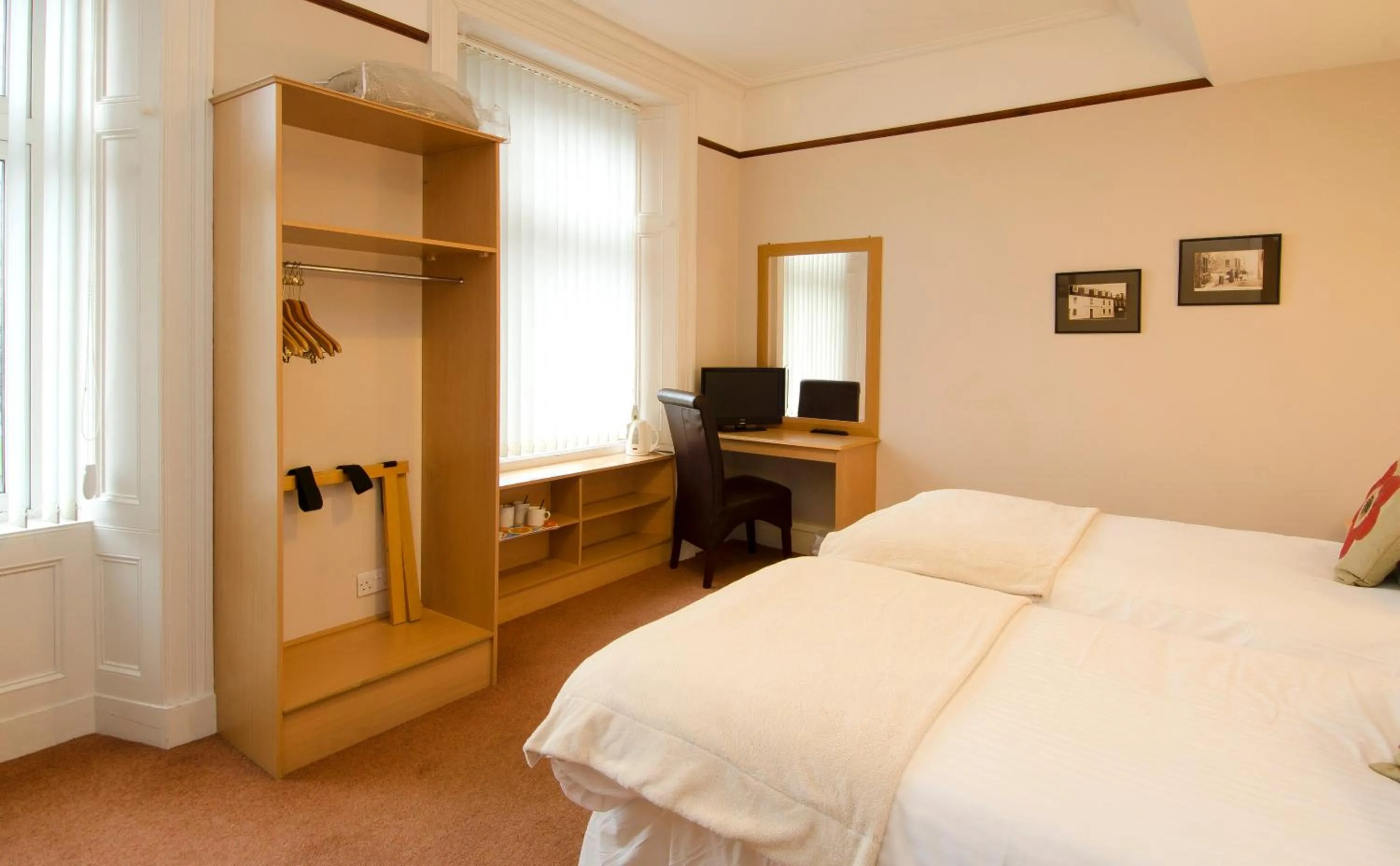 Photo of the whole room, Bed in The Station Hotel