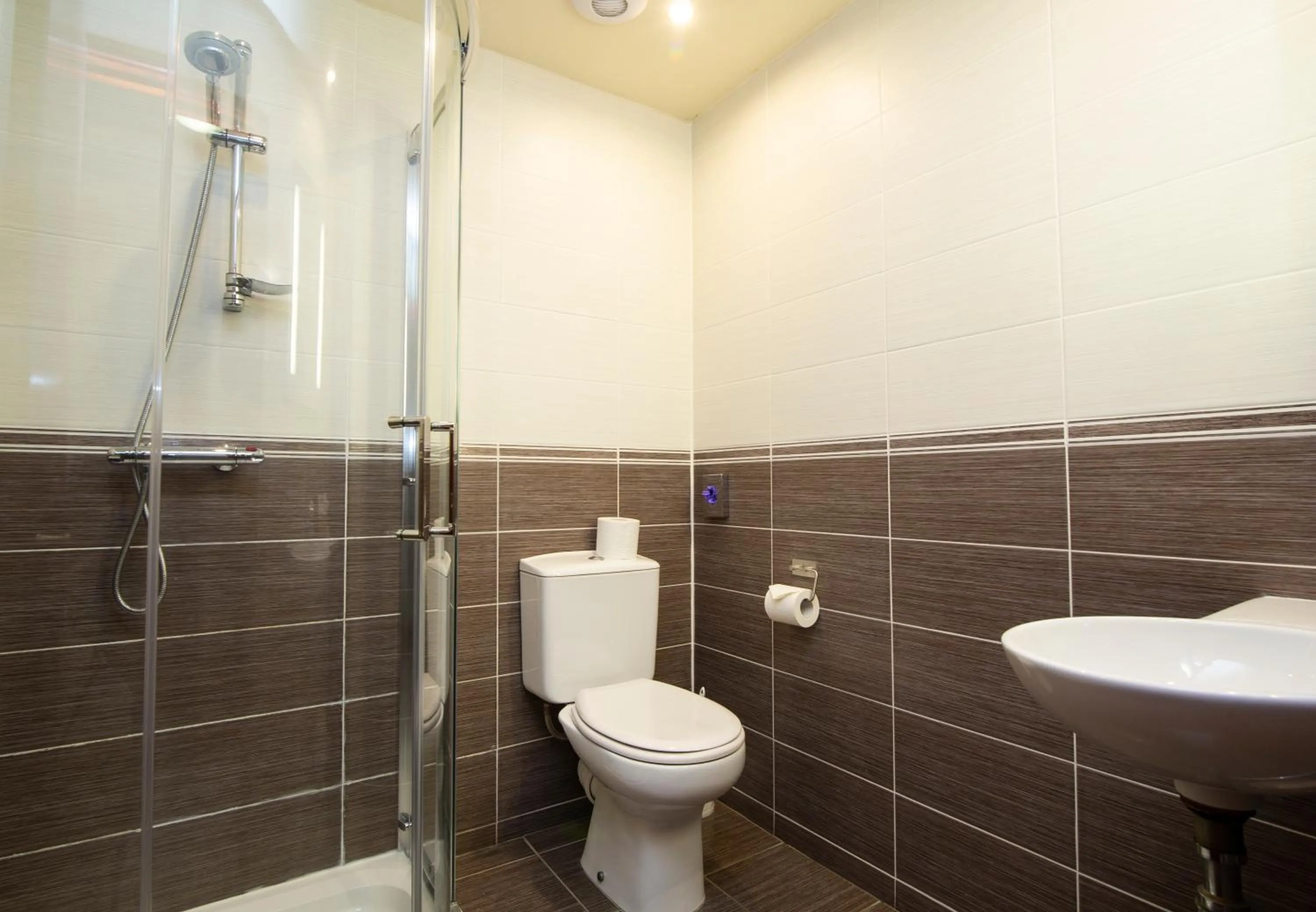 Bathroom in The Auld Kirk