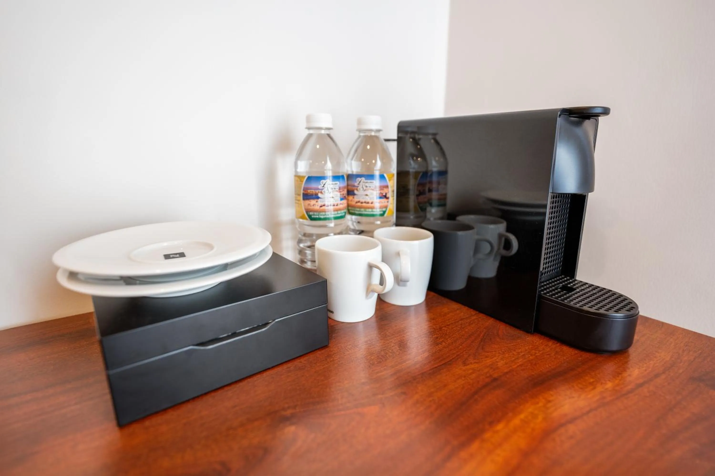 Coffee/tea facilities in Laguna Shores Resort