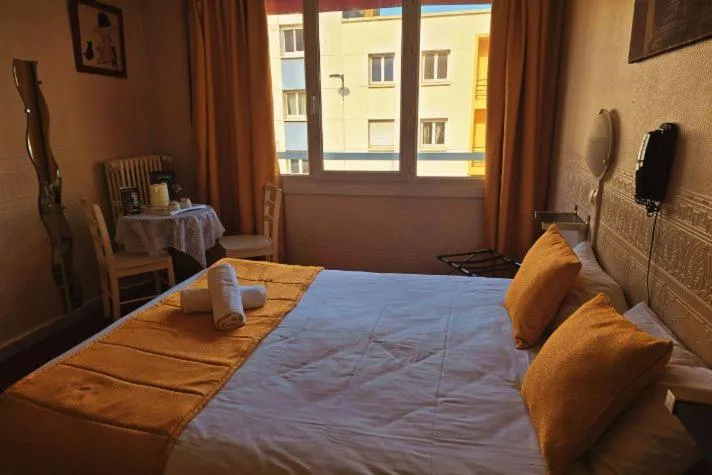 Bed in Hôtel Alexandra Centre Ville