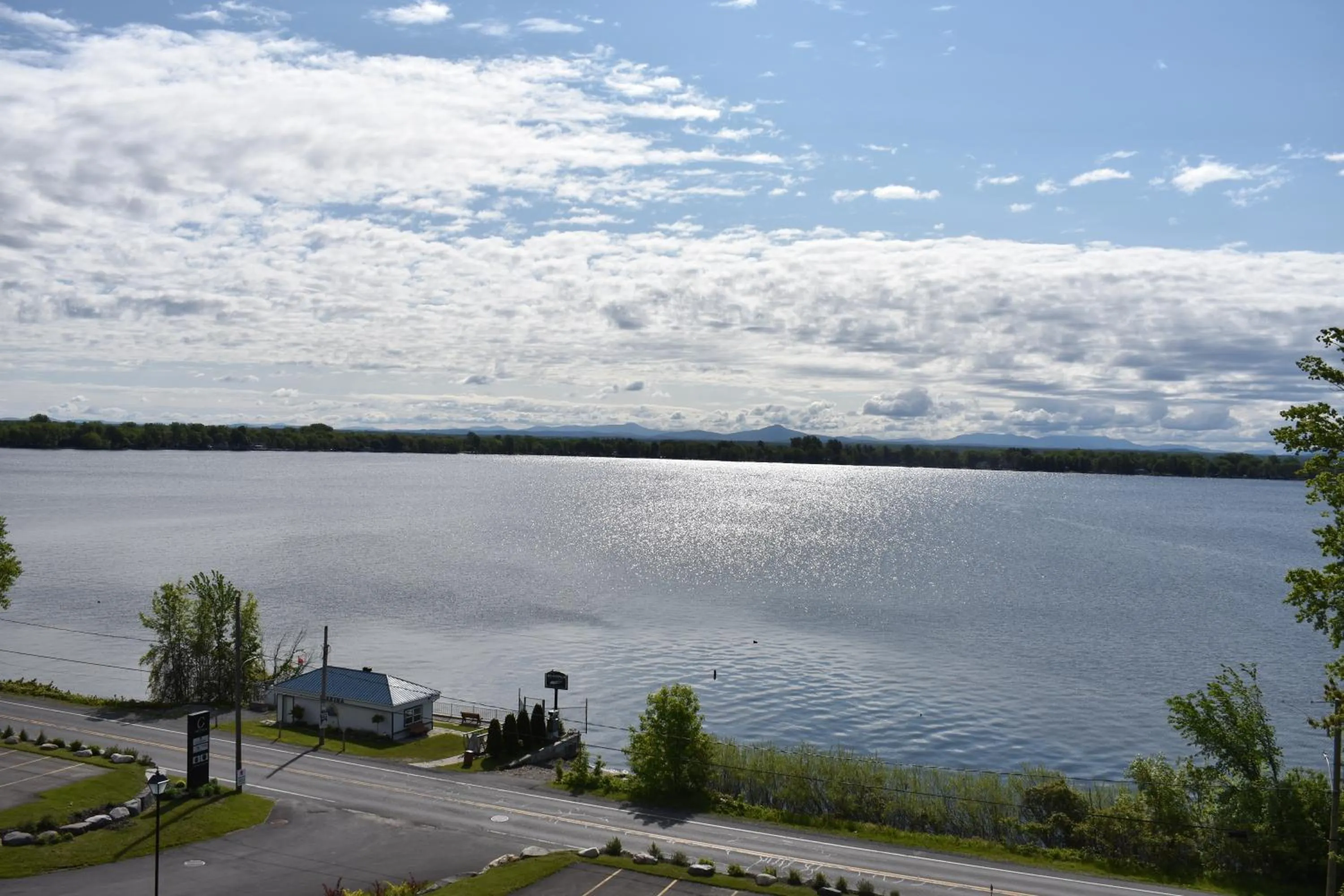 Lake view in La Cache du Lac Champlain