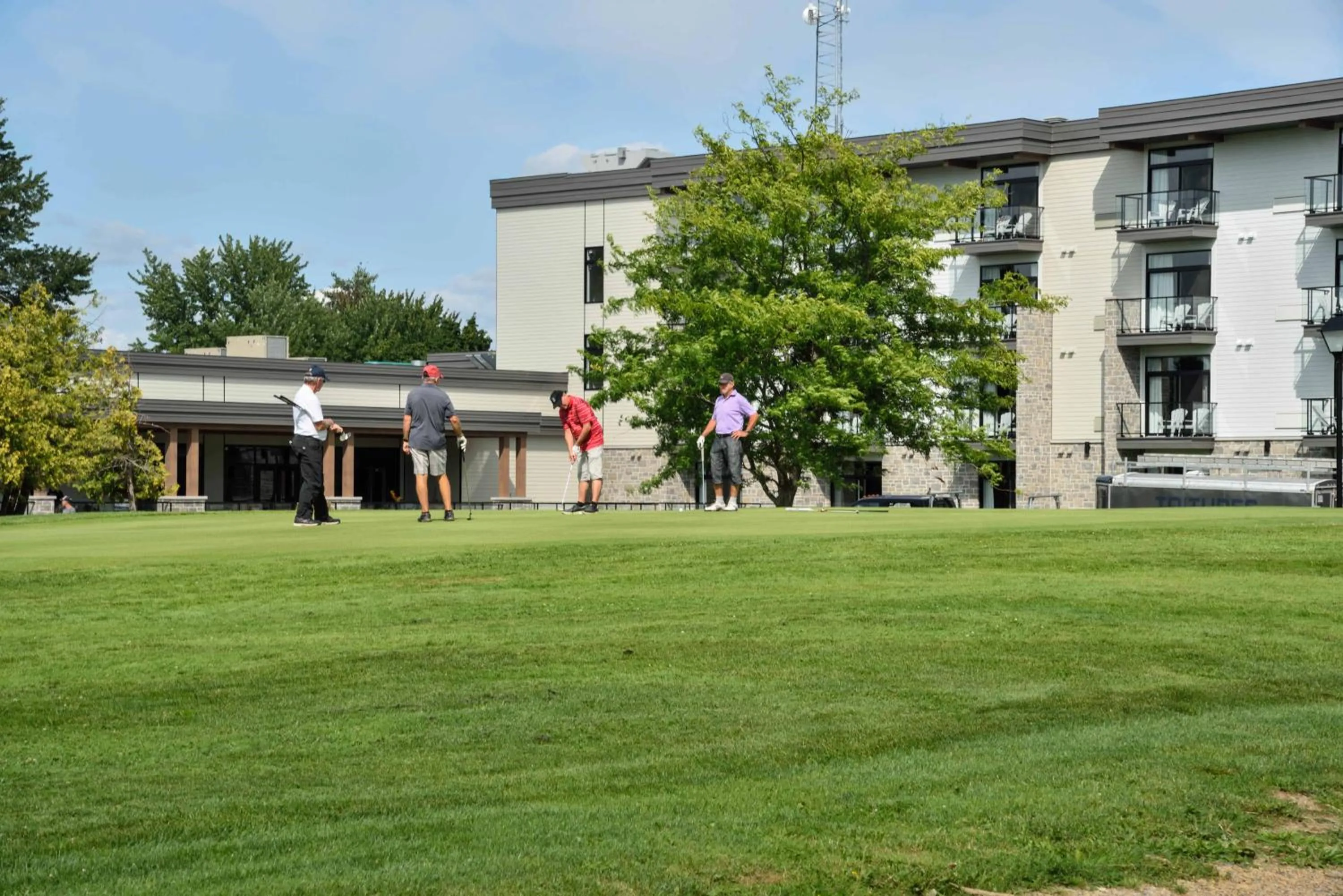 Property building in La Cache du Lac Champlain