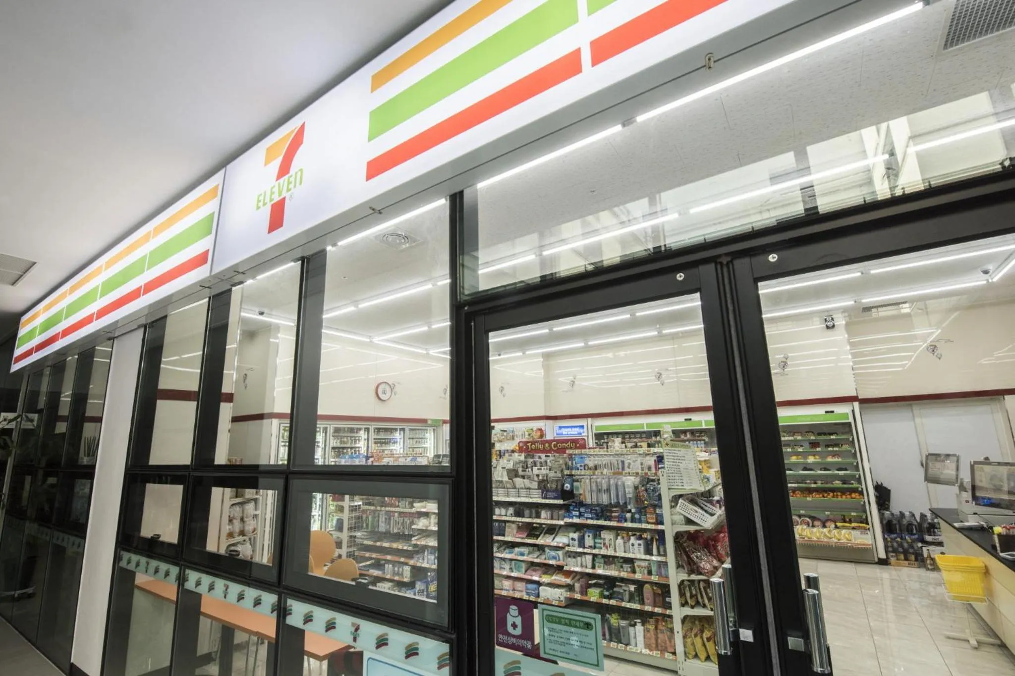 On-site shops in Cordelia Hotel