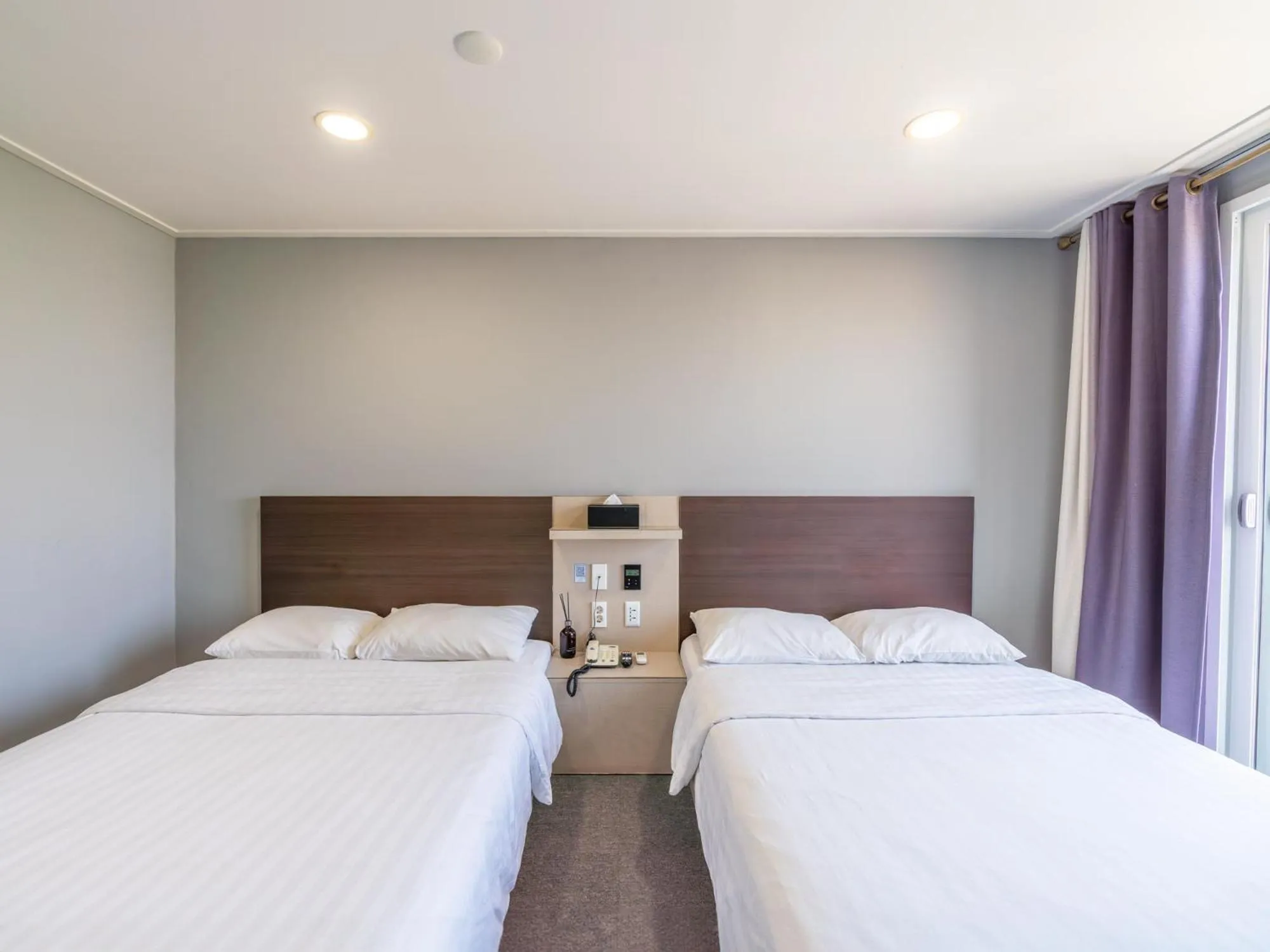 Bed in Cordelia Hotel