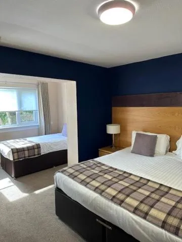 Bedroom, Bed in The Acarsaid - Pitlochry