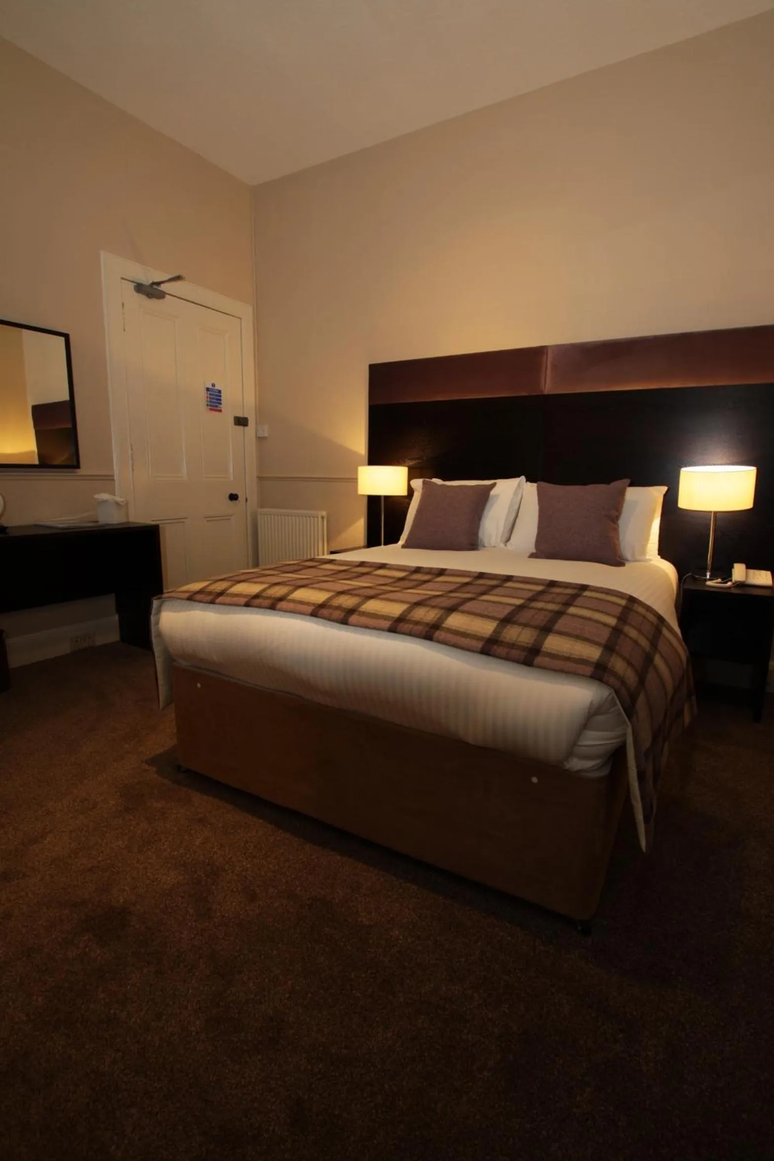 Other, Bed in The Acarsaid - Pitlochry