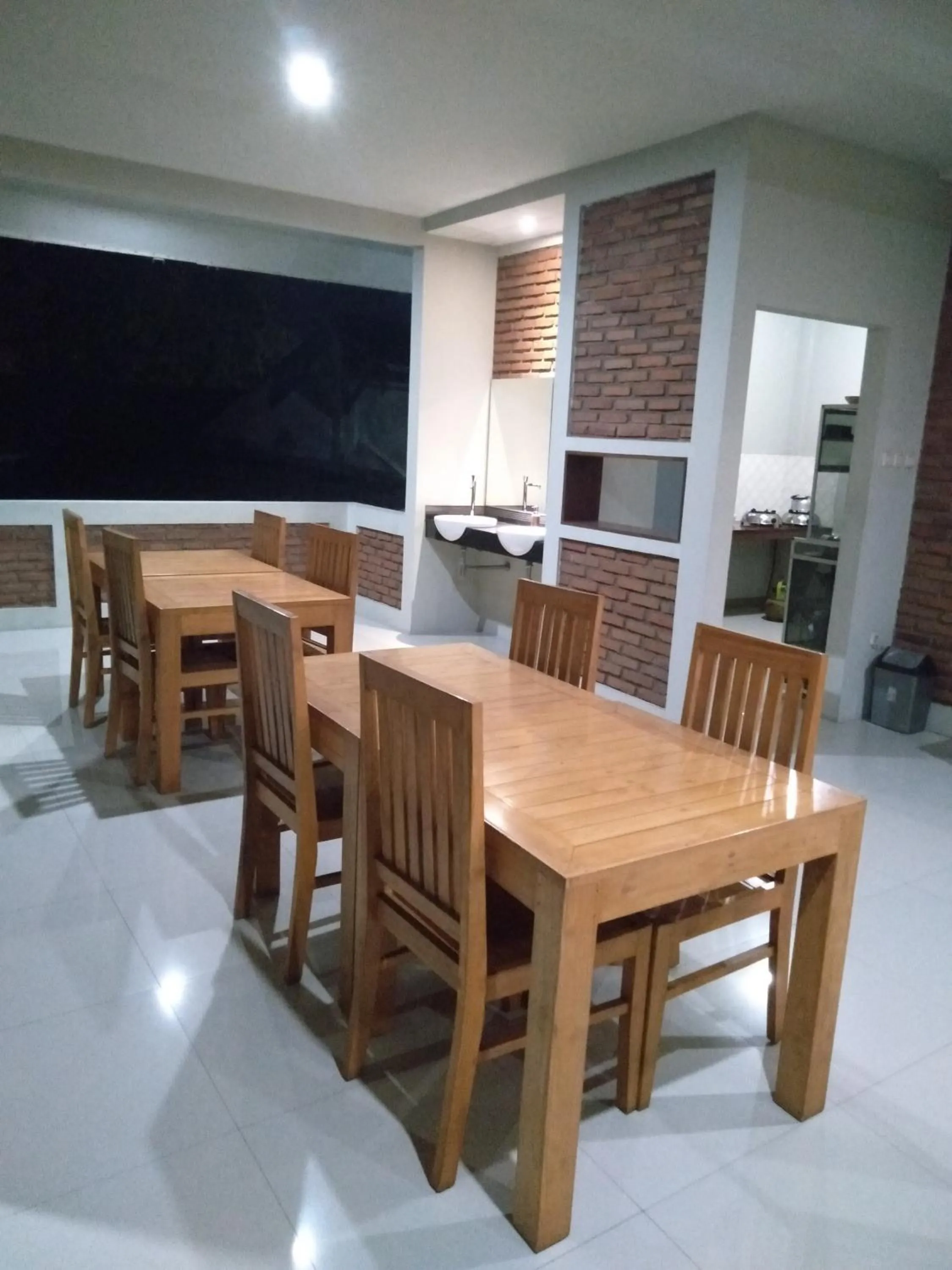 Restaurant/places to eat in Hastina Hotel Lombok