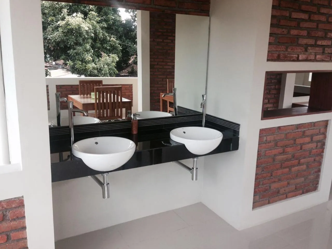 Restaurant/places to eat in Hastina Hotel Lombok