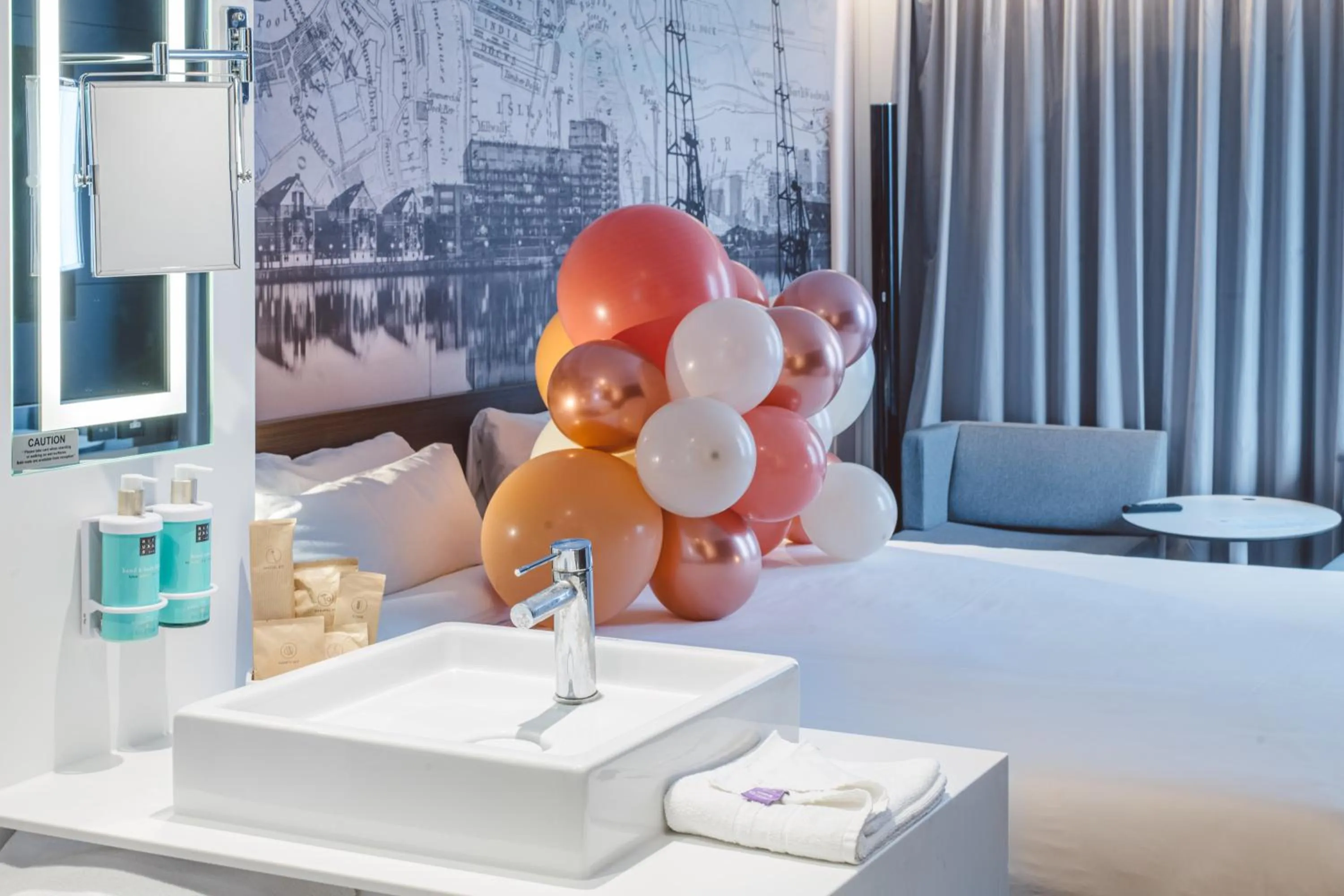 Bed in Novotel London Excel