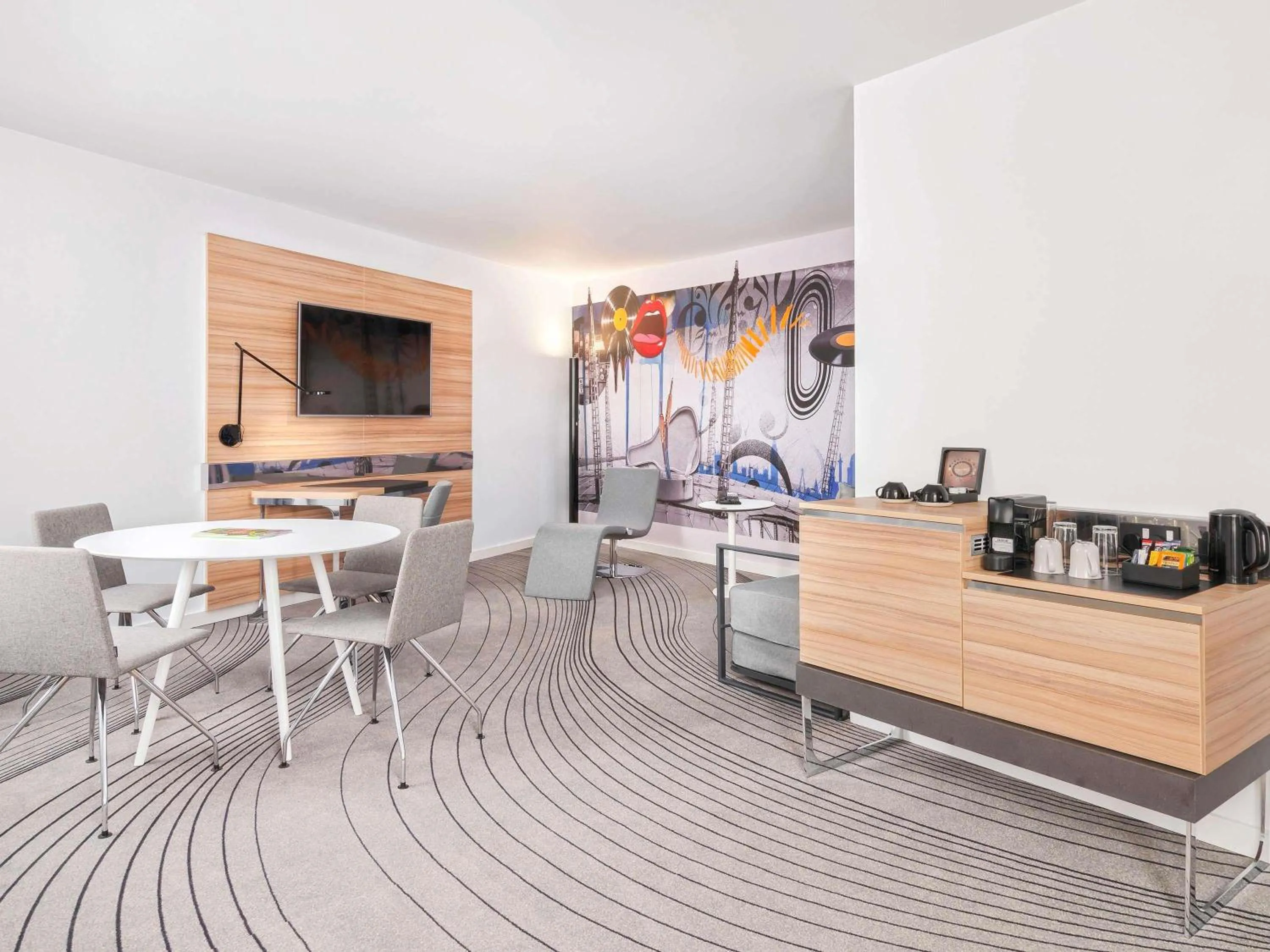 Bedroom in Novotel London Excel