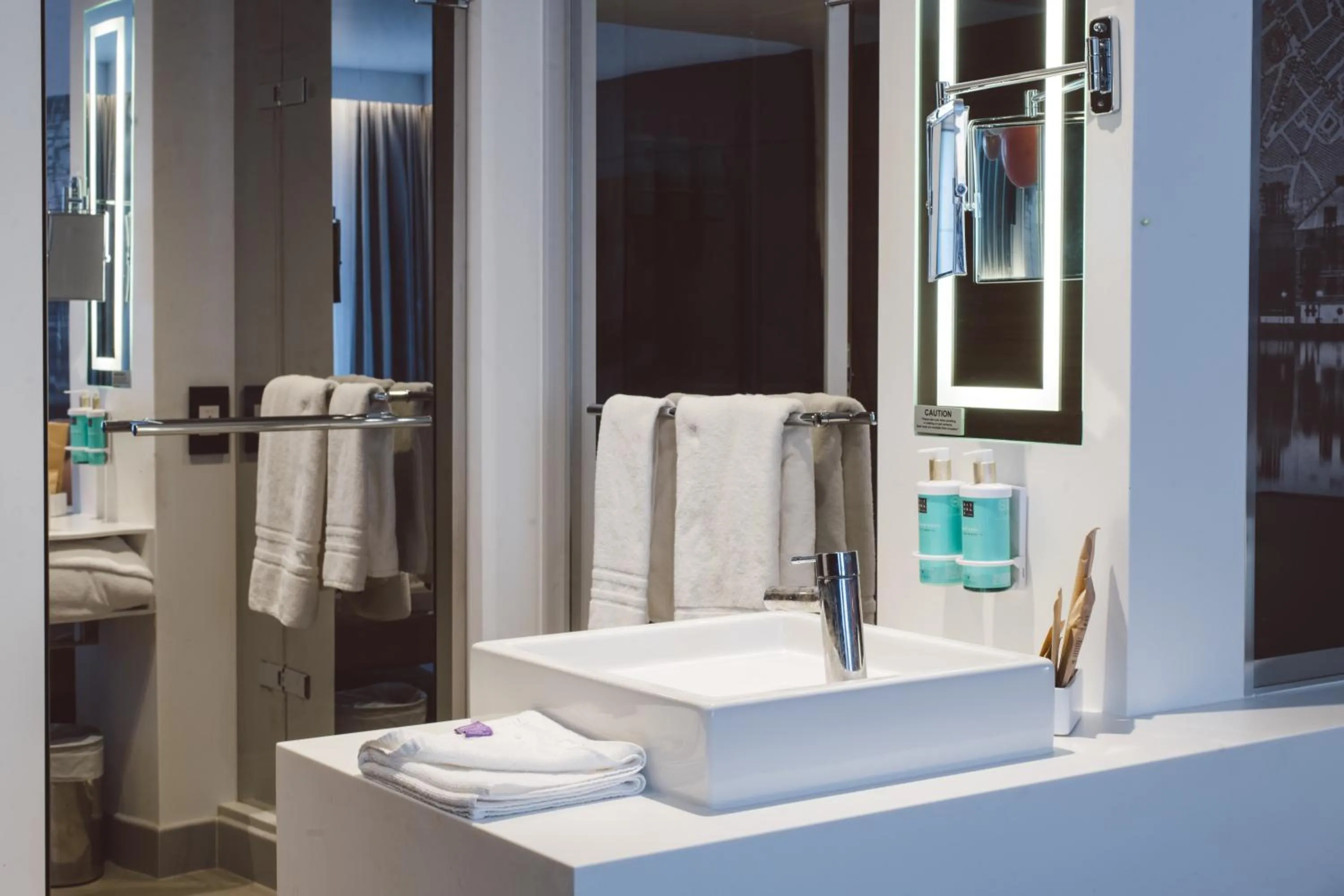 Bathroom in Novotel London Excel