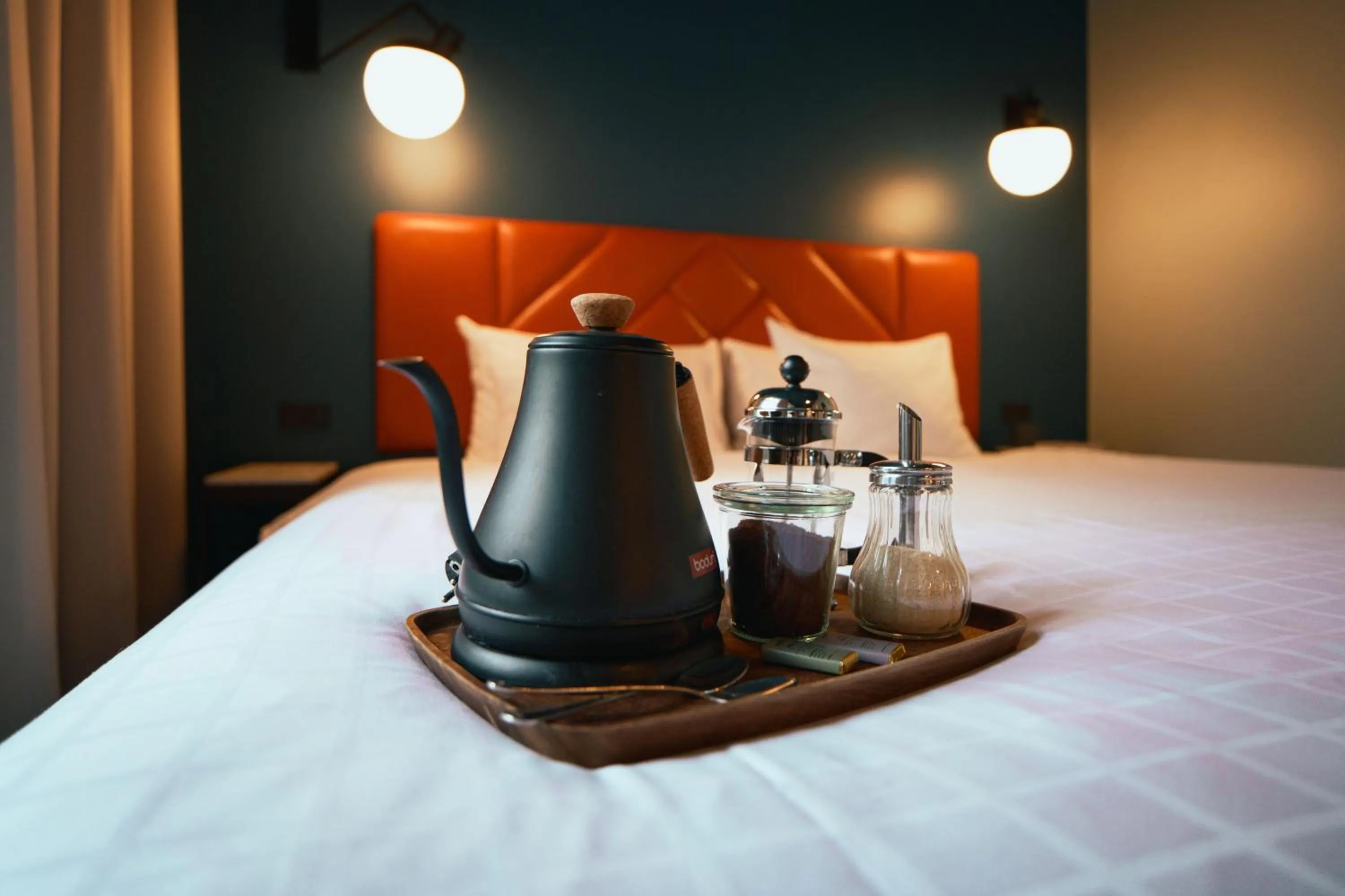 room service, Bed in Hotel Mayfair