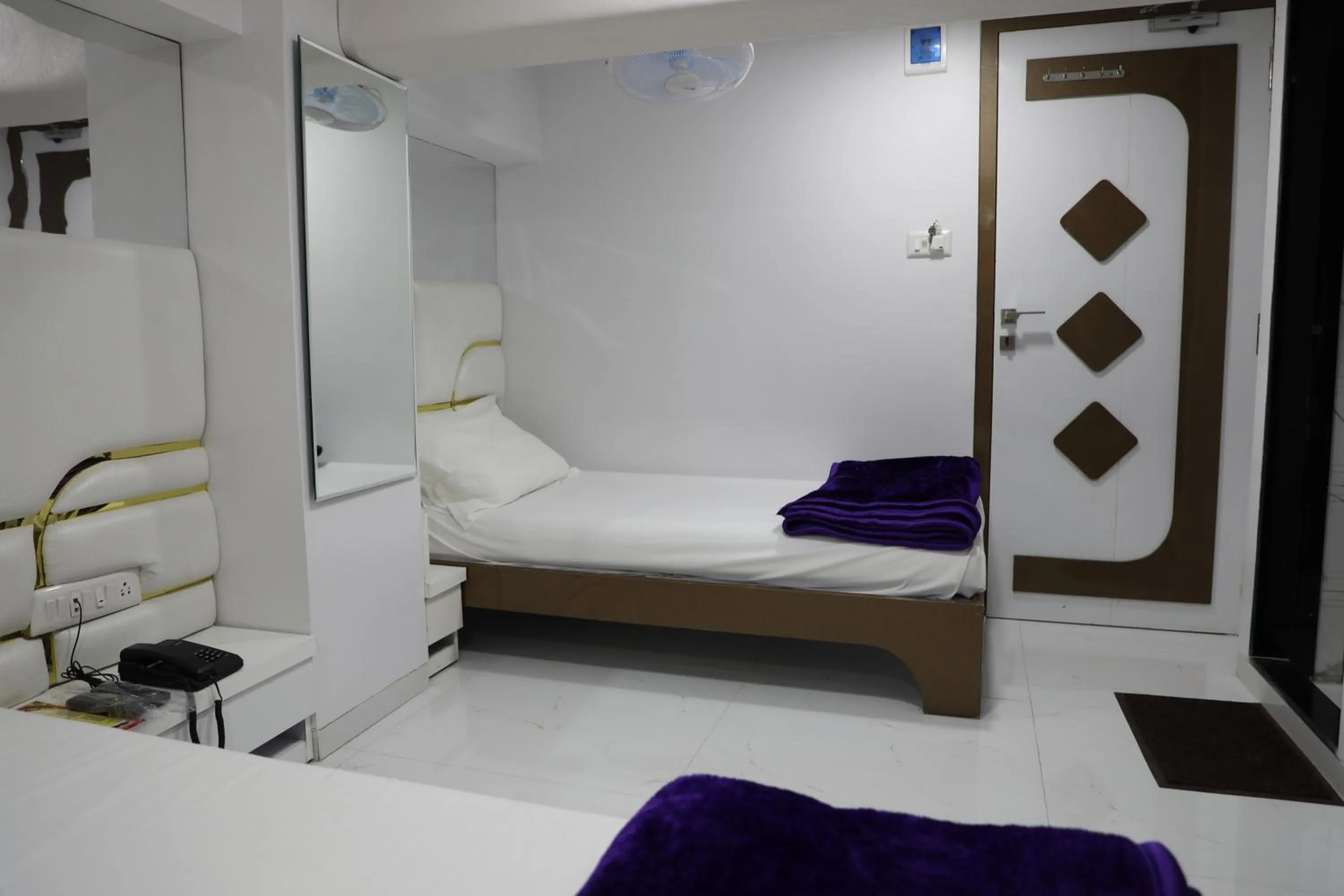 Bedroom, Bed in Hotel Pearl