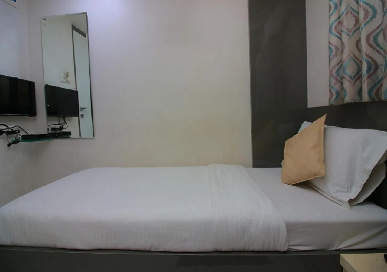 Bedroom, Bed in Hotel Pearl