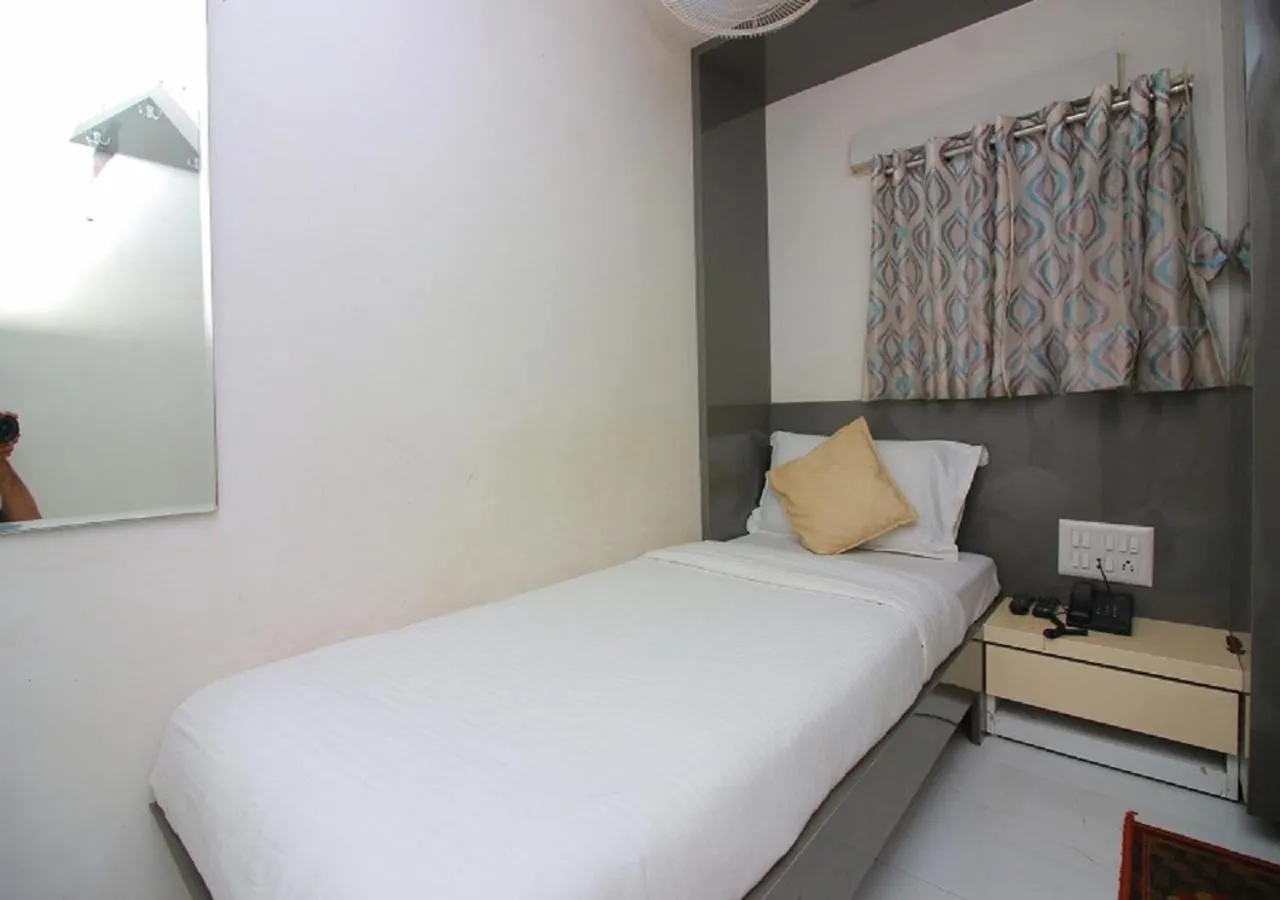 Bedroom, Bed in Hotel Pearl