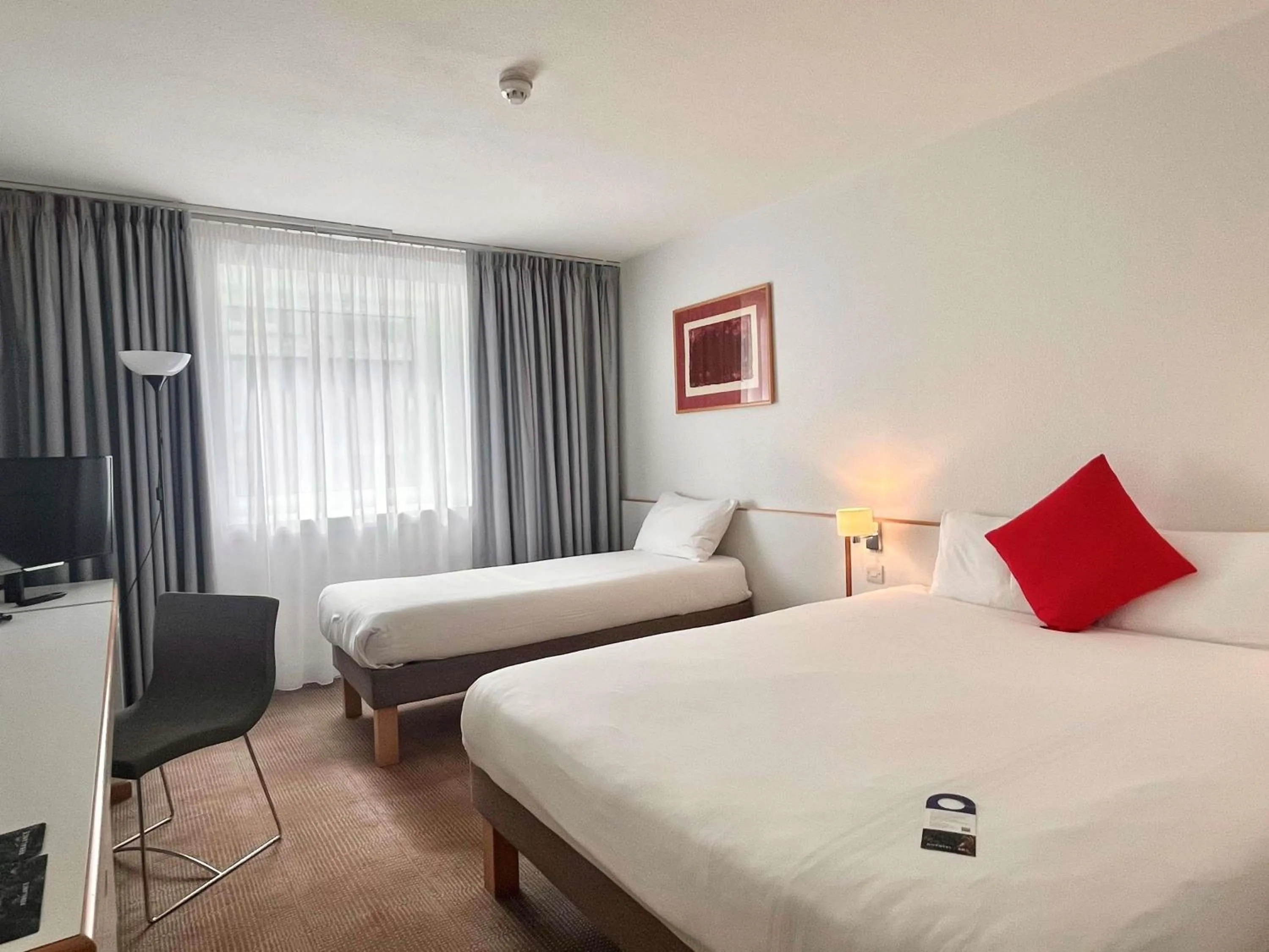 TV and multimedia, Bed in Novotel Glasgow Centre