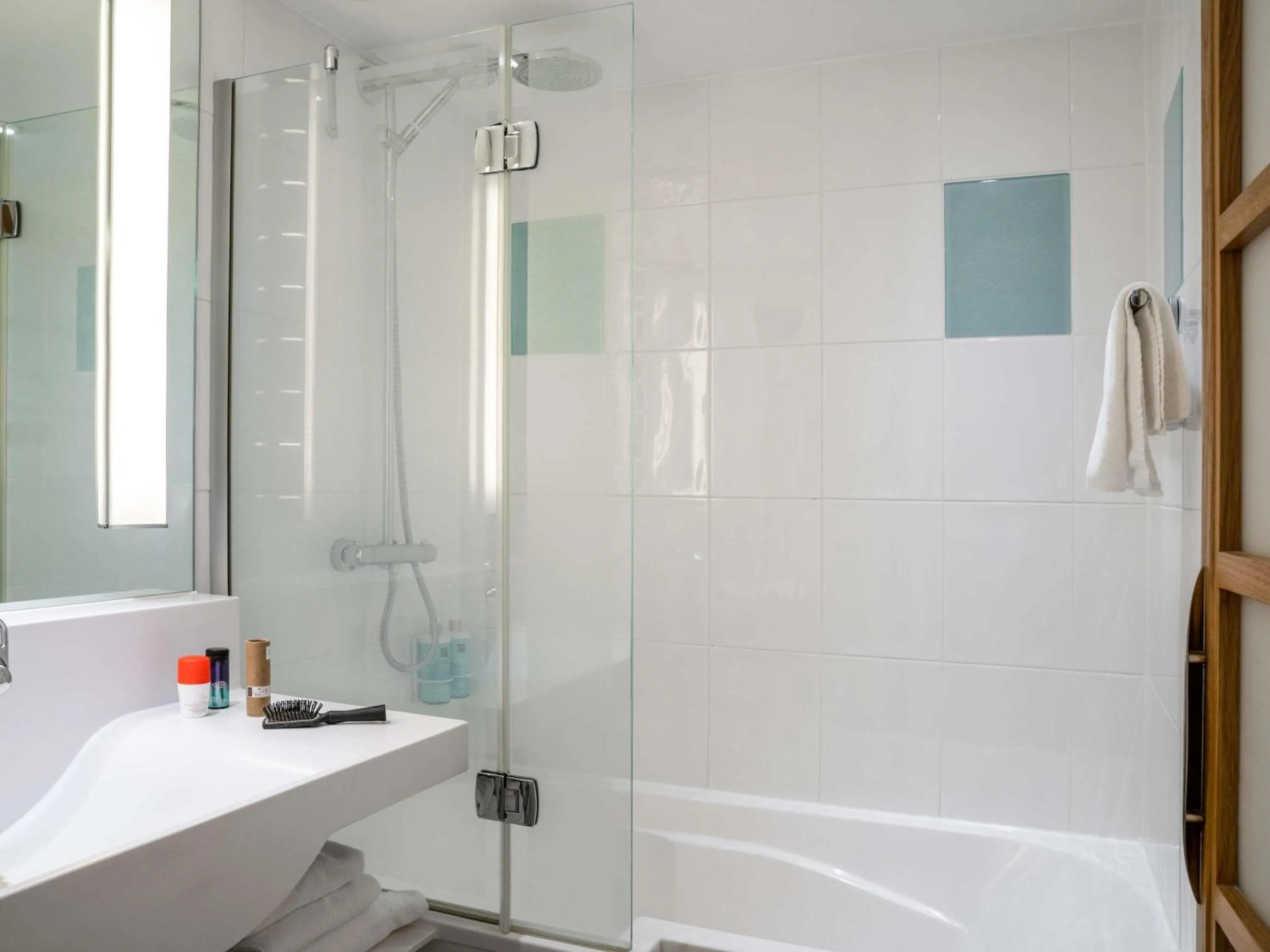 Toilet in Novotel Glasgow Centre