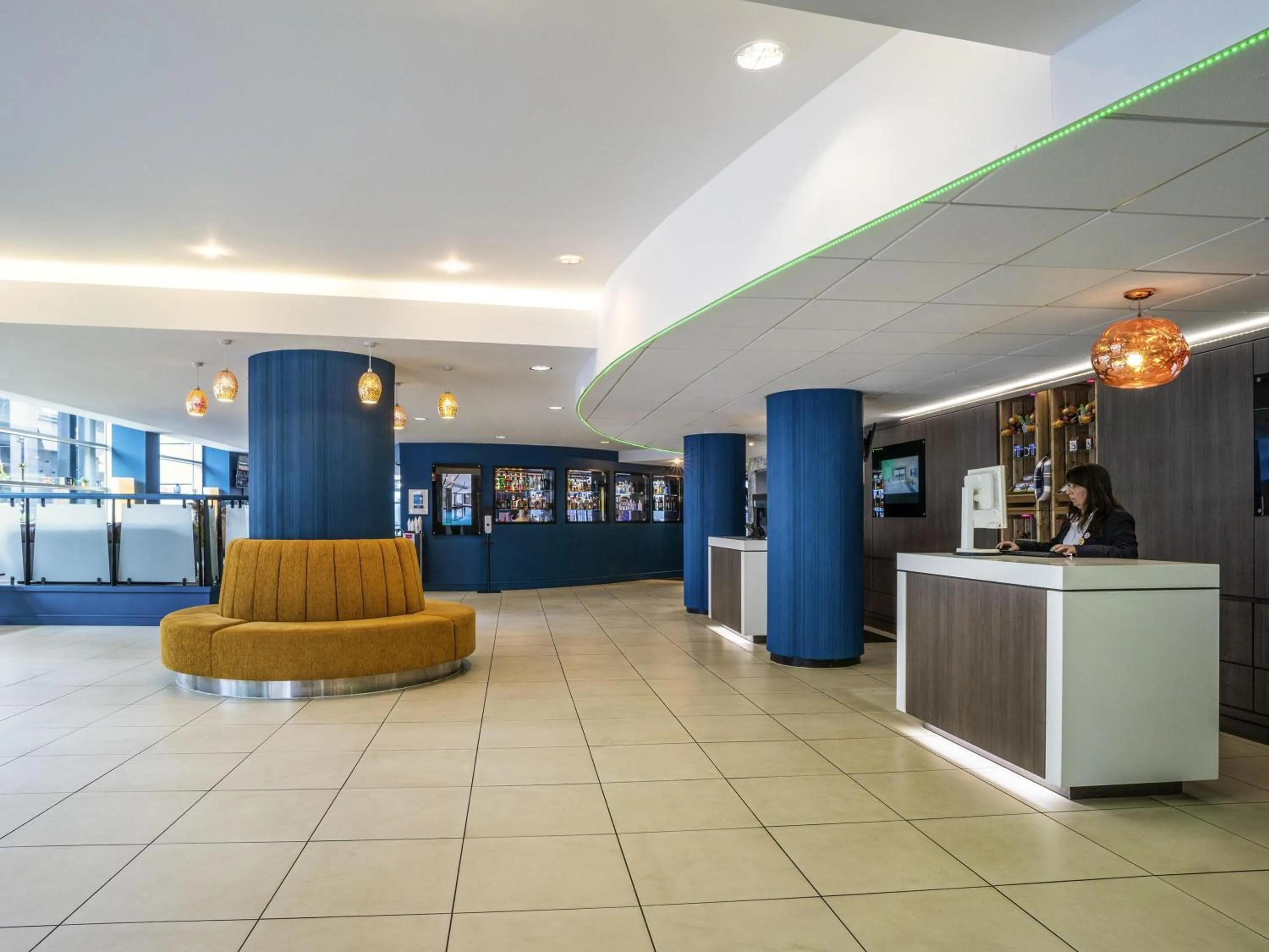 Lounge or bar in Novotel Glasgow Centre