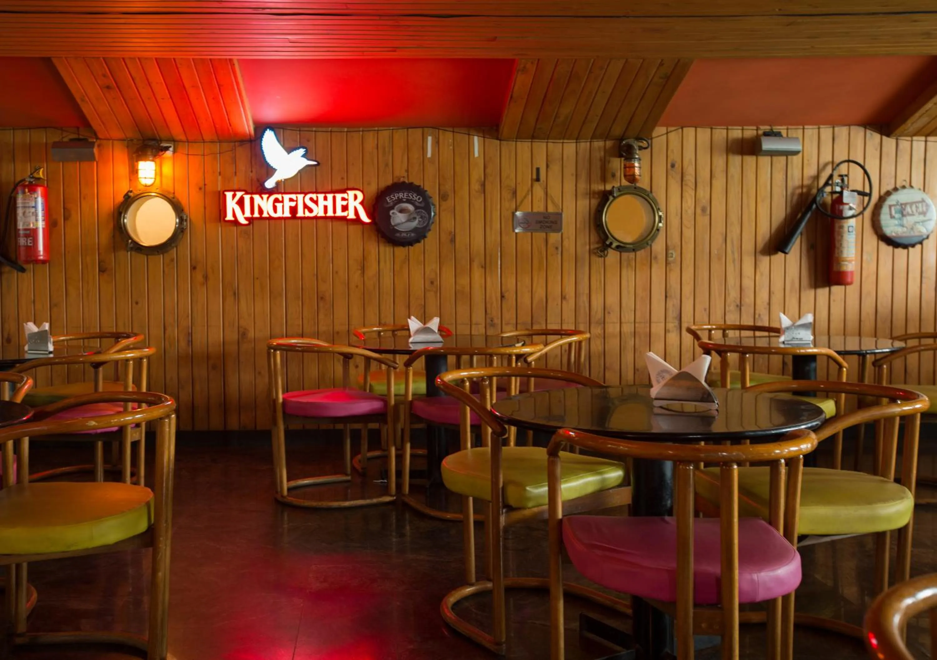 Nightclub / DJ in TSG Emerald View Hotel and SPA