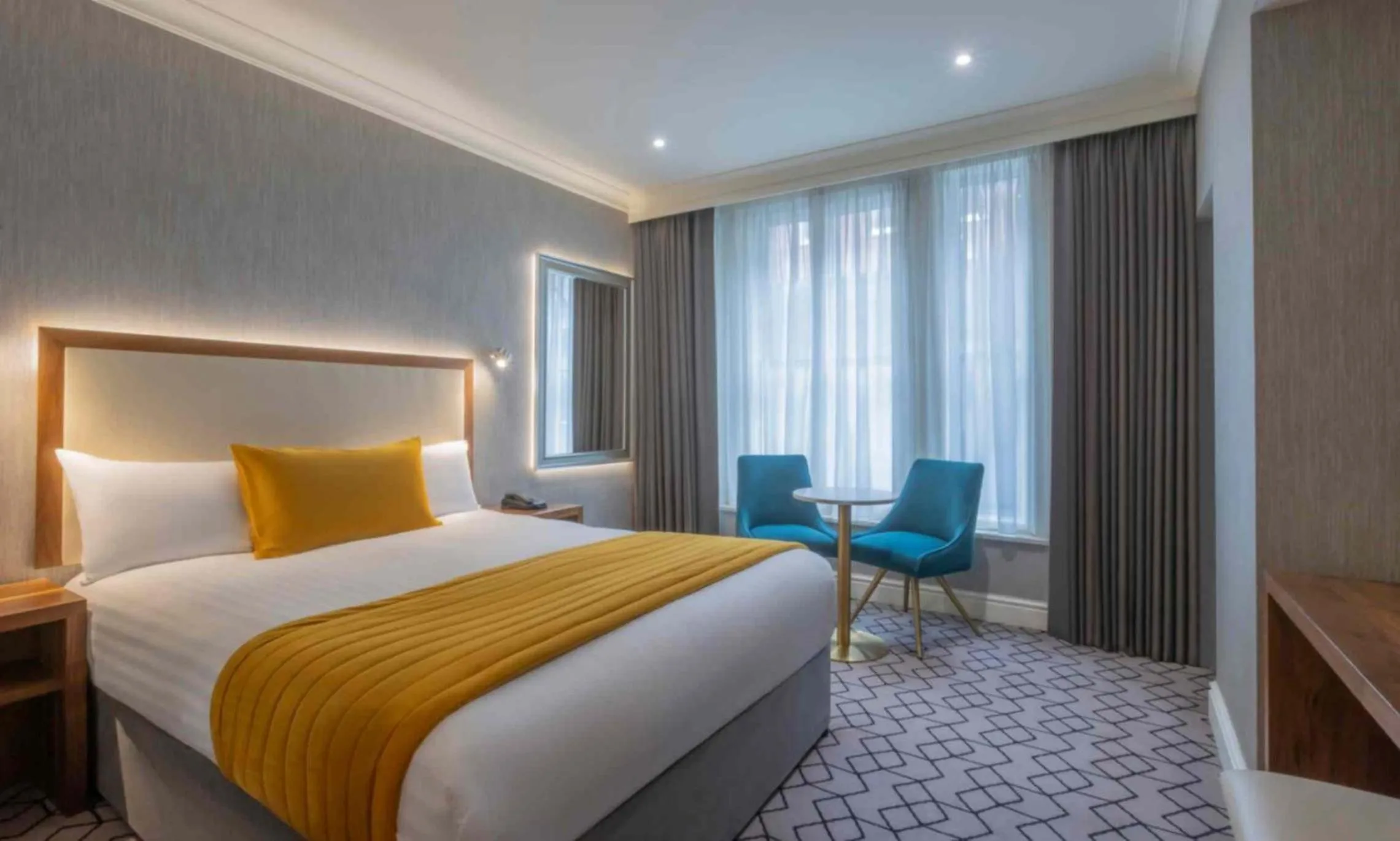 Bedroom, Bed in Albany House