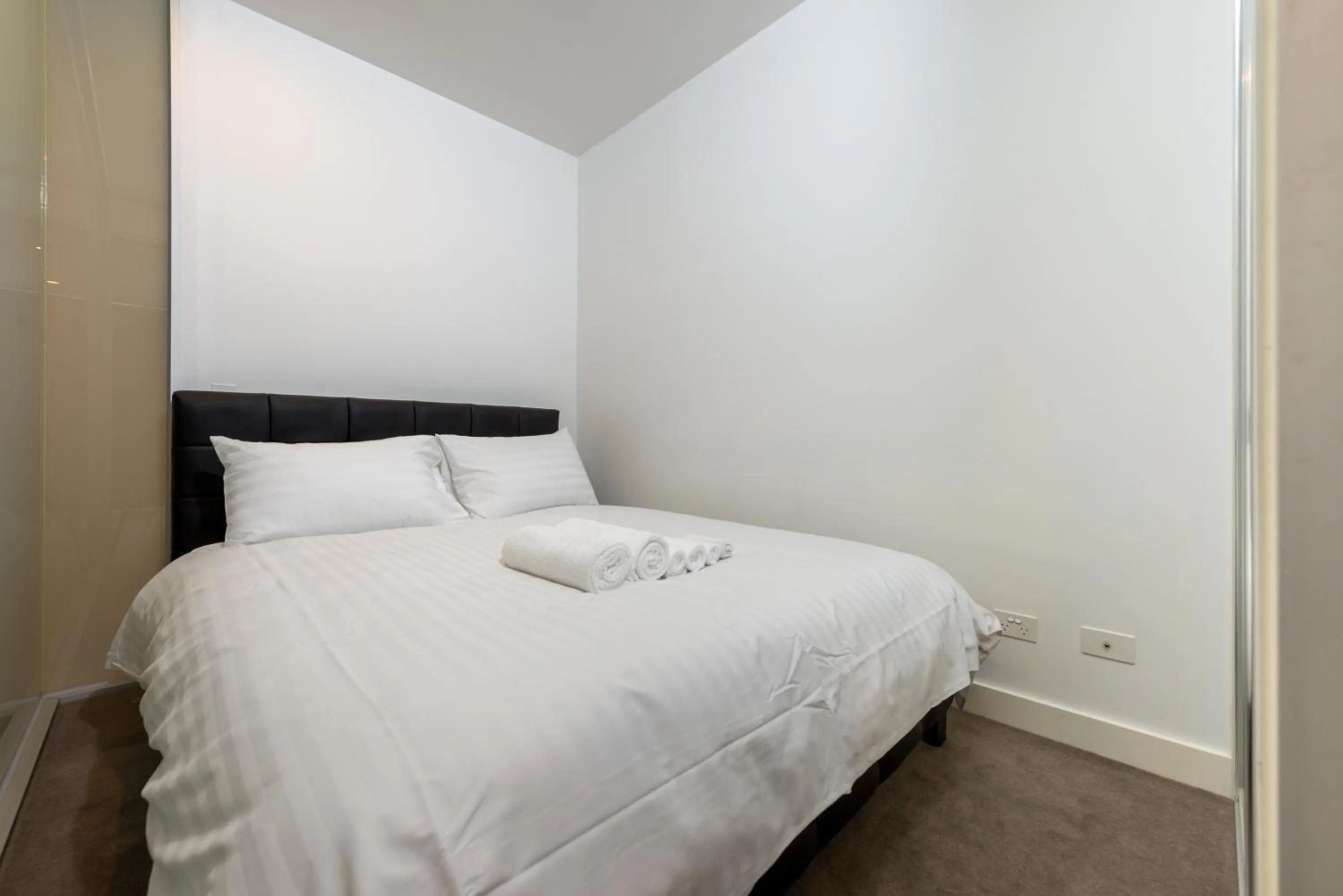 cot, Bed in Amazing Accommodations: Vogue