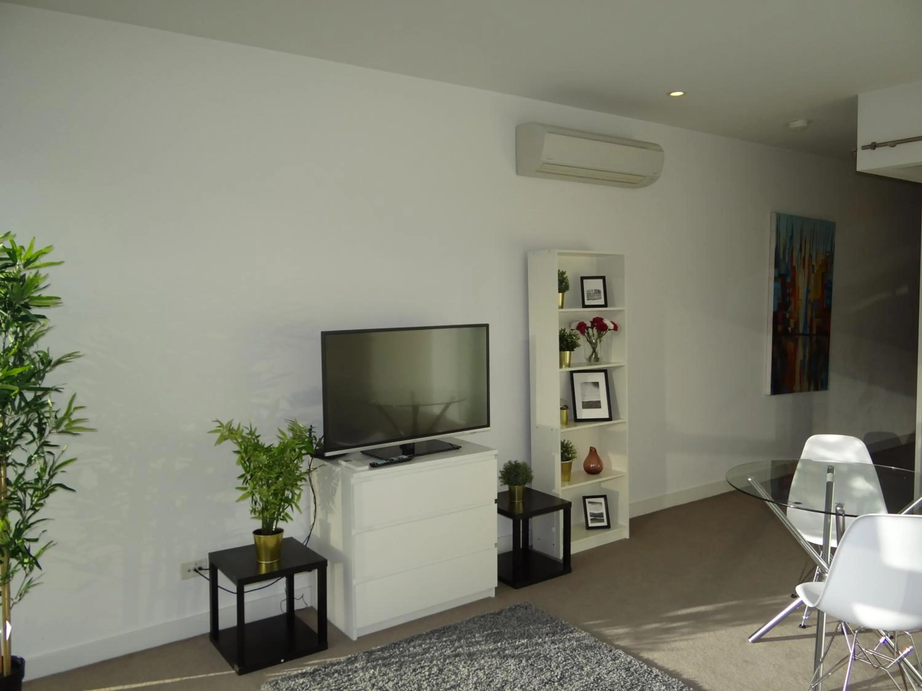 Living room in Amazing Accommodations: Vogue