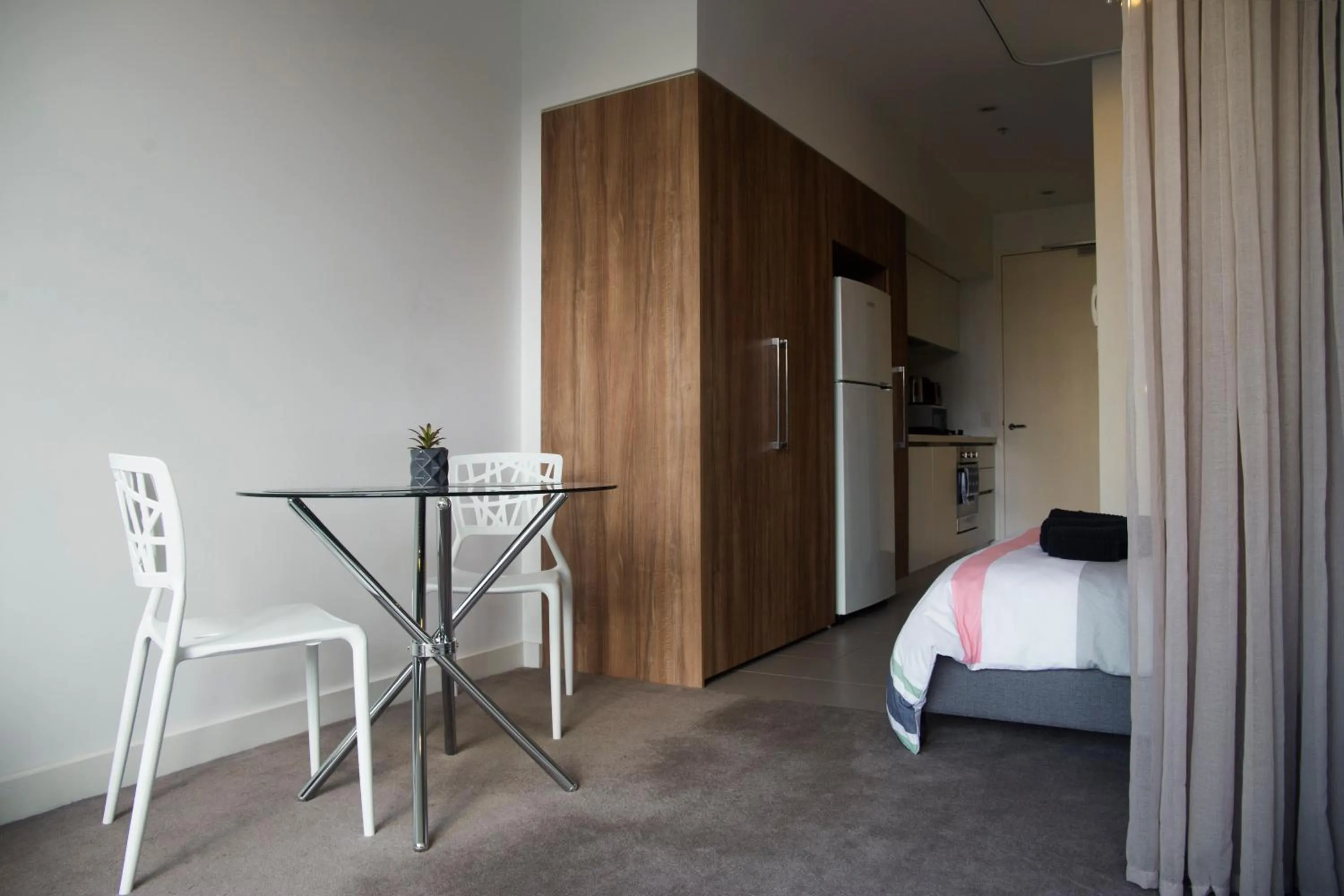 Dining area, Bed in Amazing Accommodations: Vogue