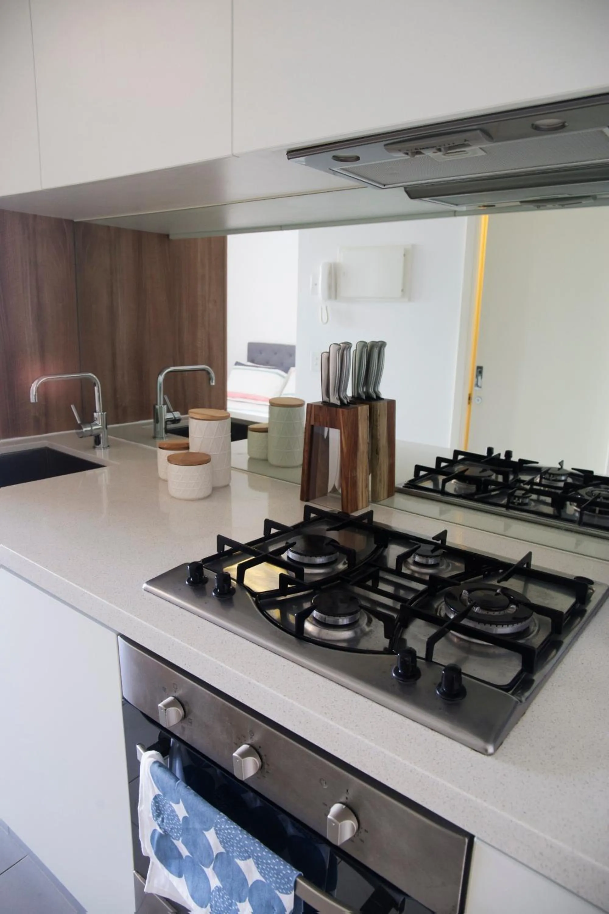 Kitchen or kitchenette in Amazing Accommodations: Vogue