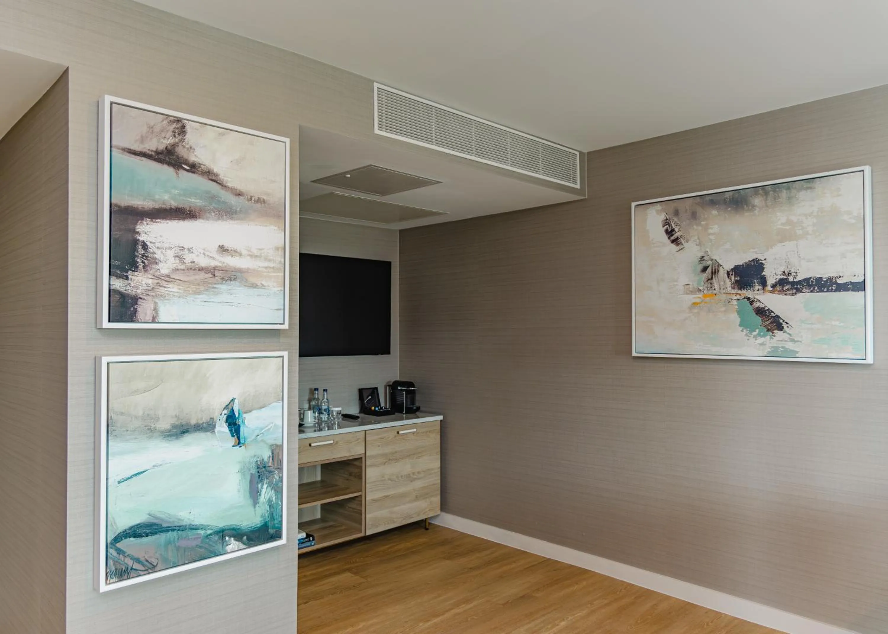 TV and multimedia in DoubleTree By Hilton London Excel