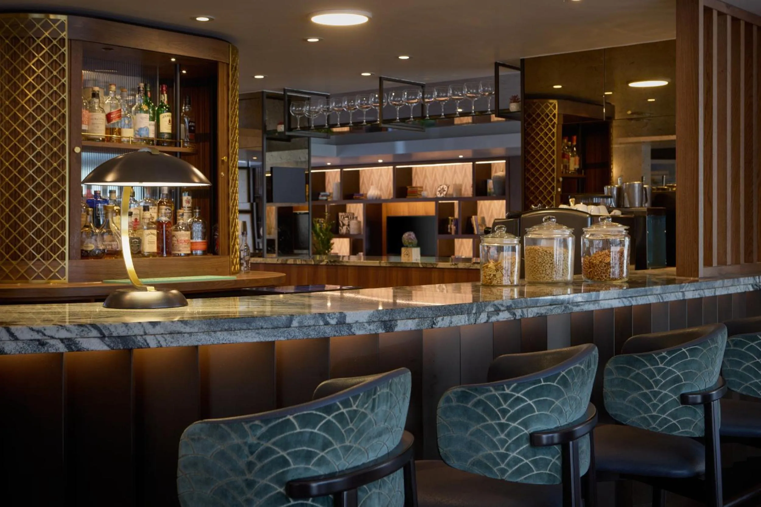 Lounge or bar in DoubleTree By Hilton London Excel