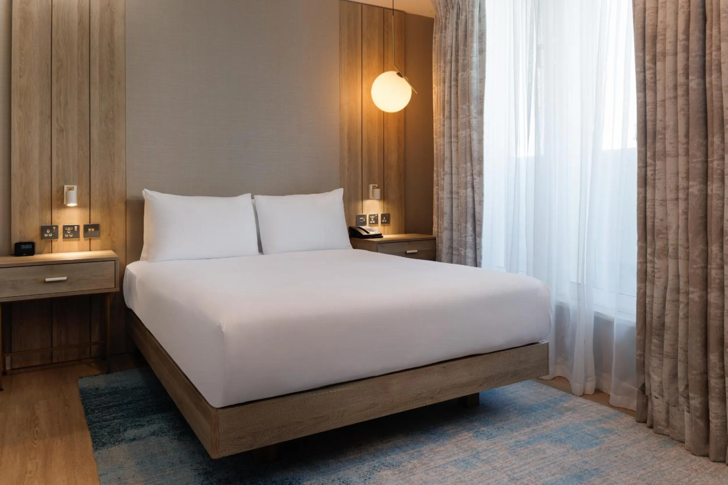 Bedroom, Bed in DoubleTree By Hilton London Excel