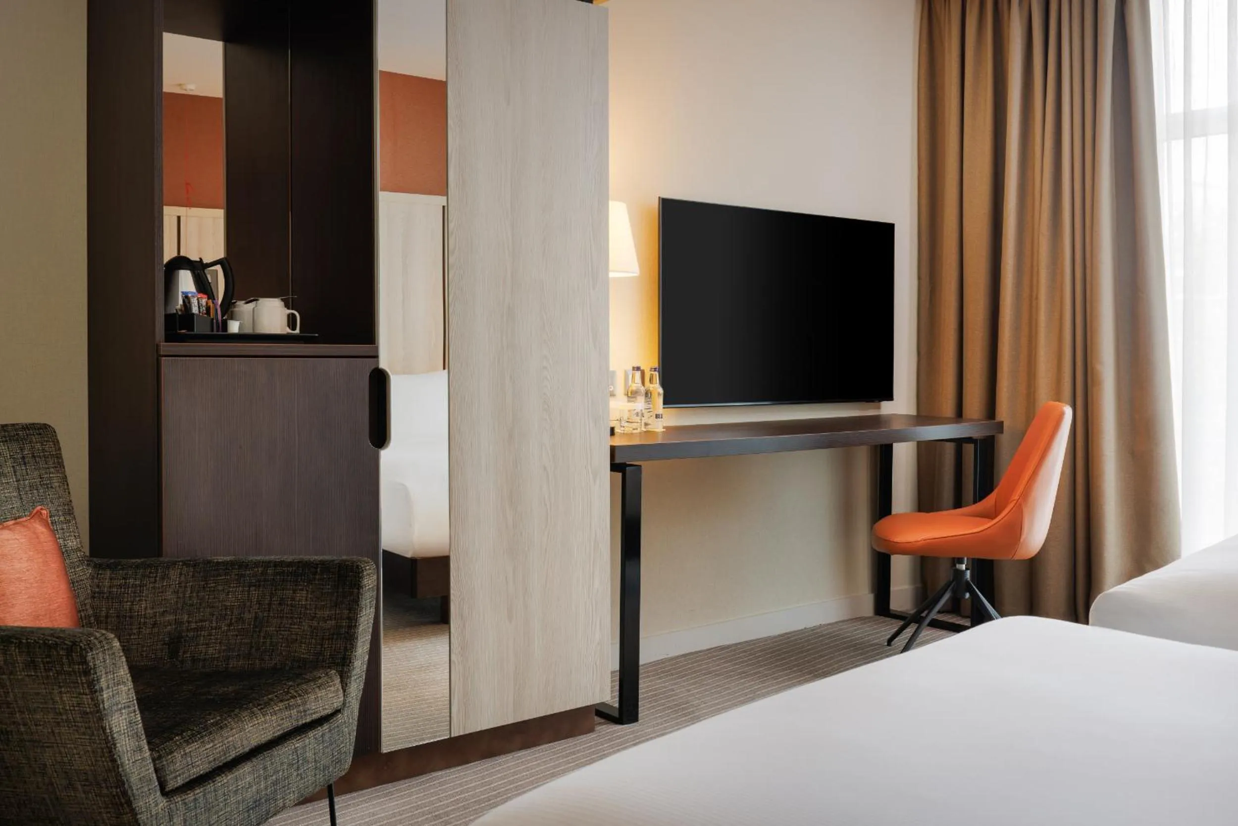 Bedroom, Bed in DoubleTree By Hilton London Excel