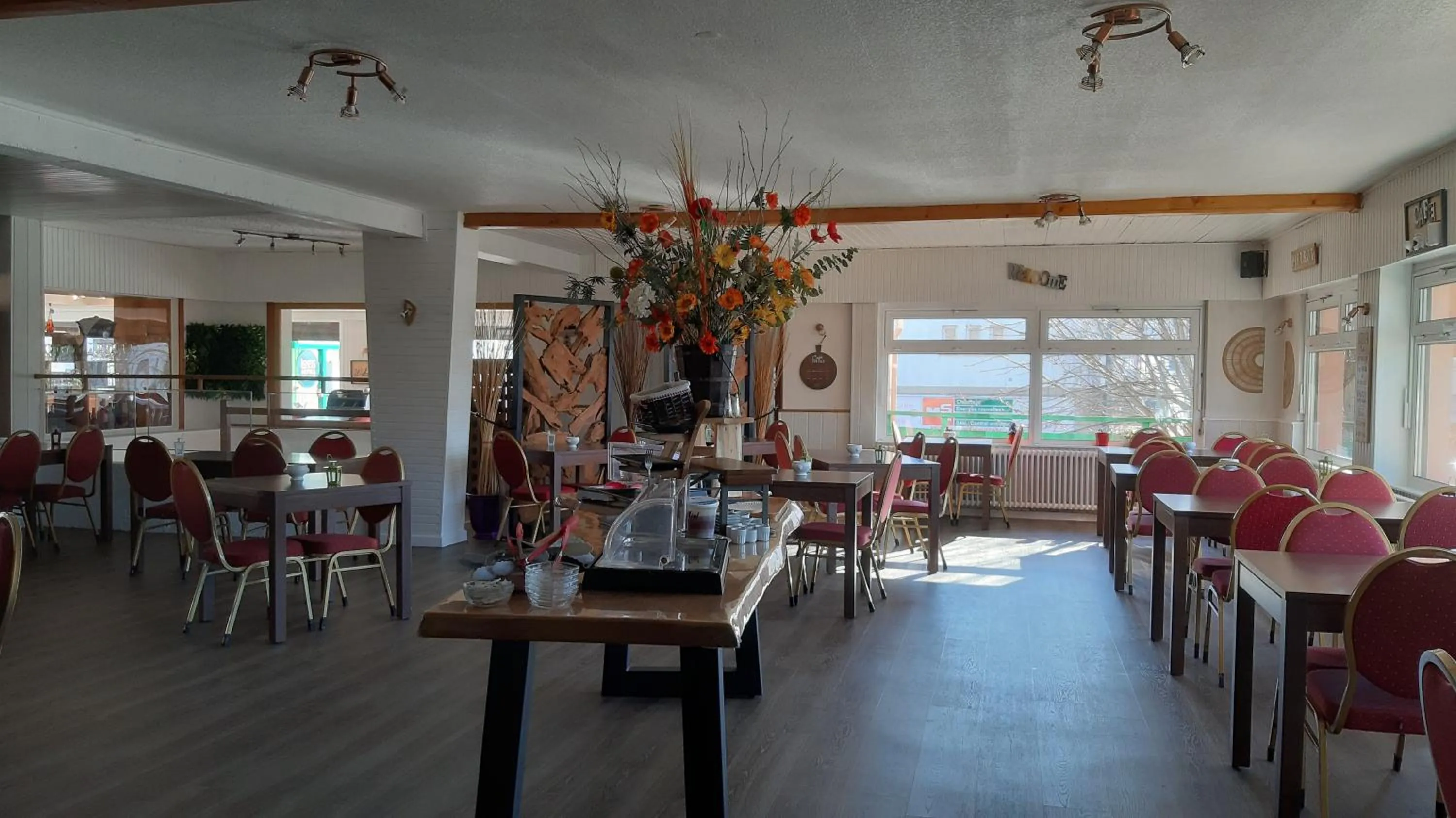 Breakfast in Hotel De La Route Verte