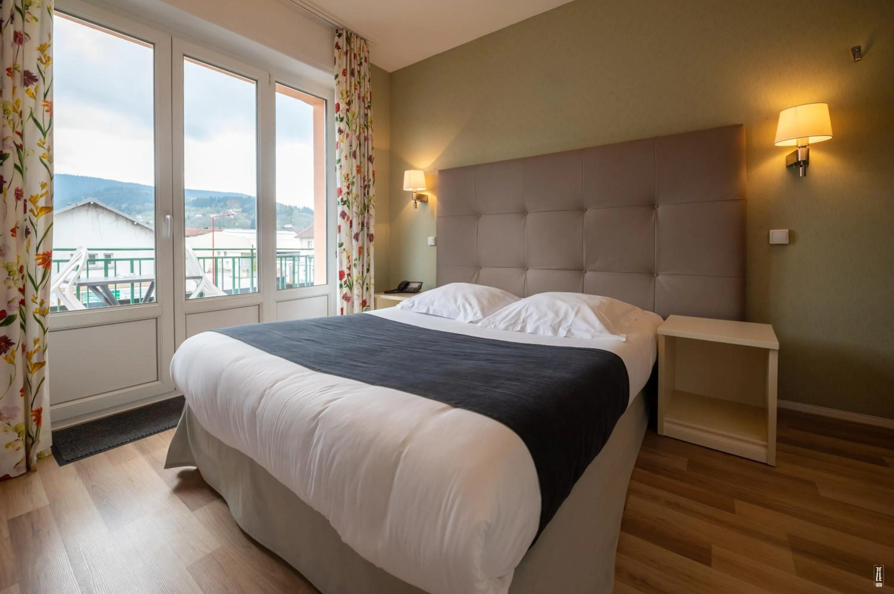 Bedroom, Bed in Hotel De La Route Verte