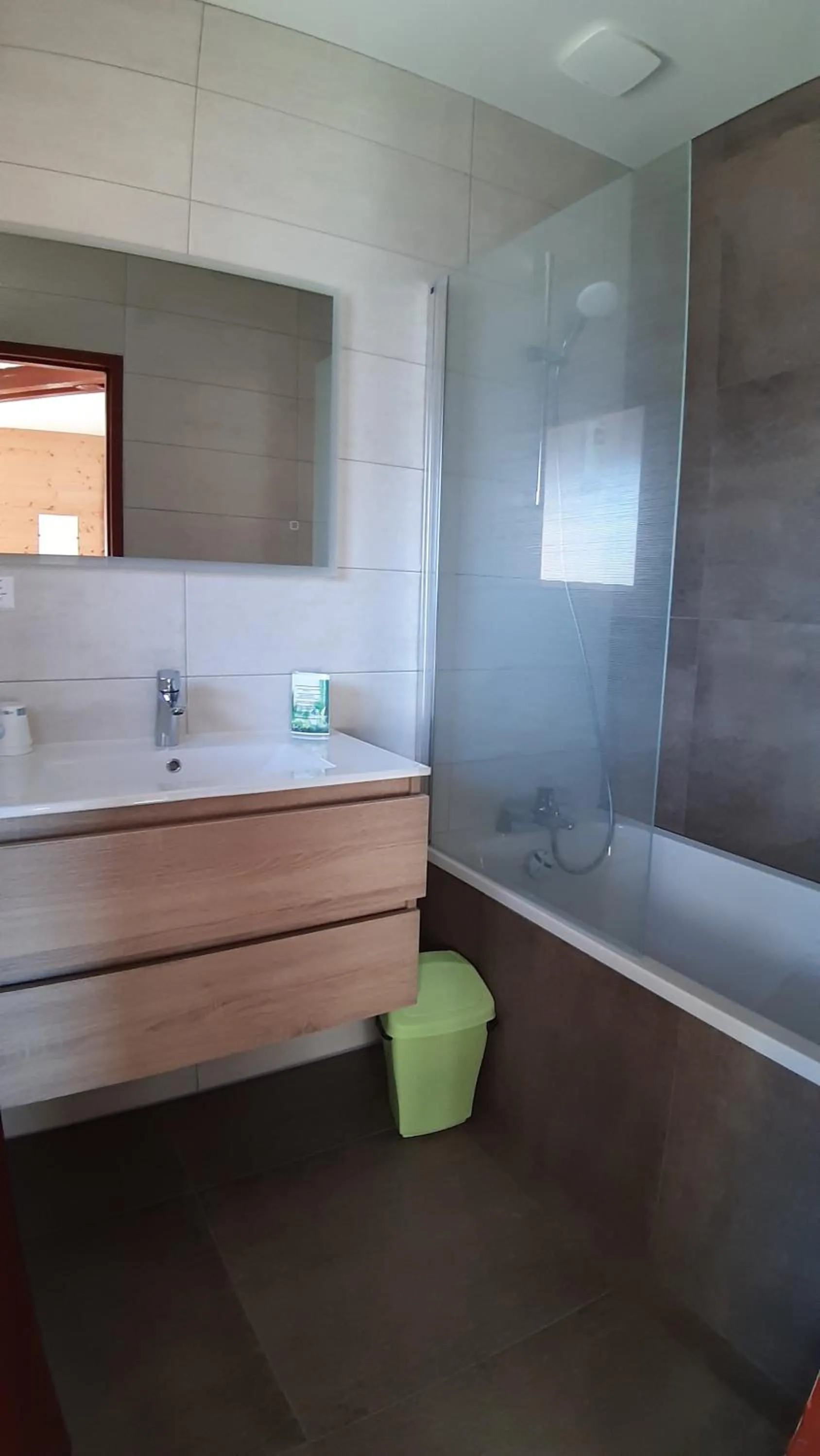 Bathroom in Hotel De La Route Verte