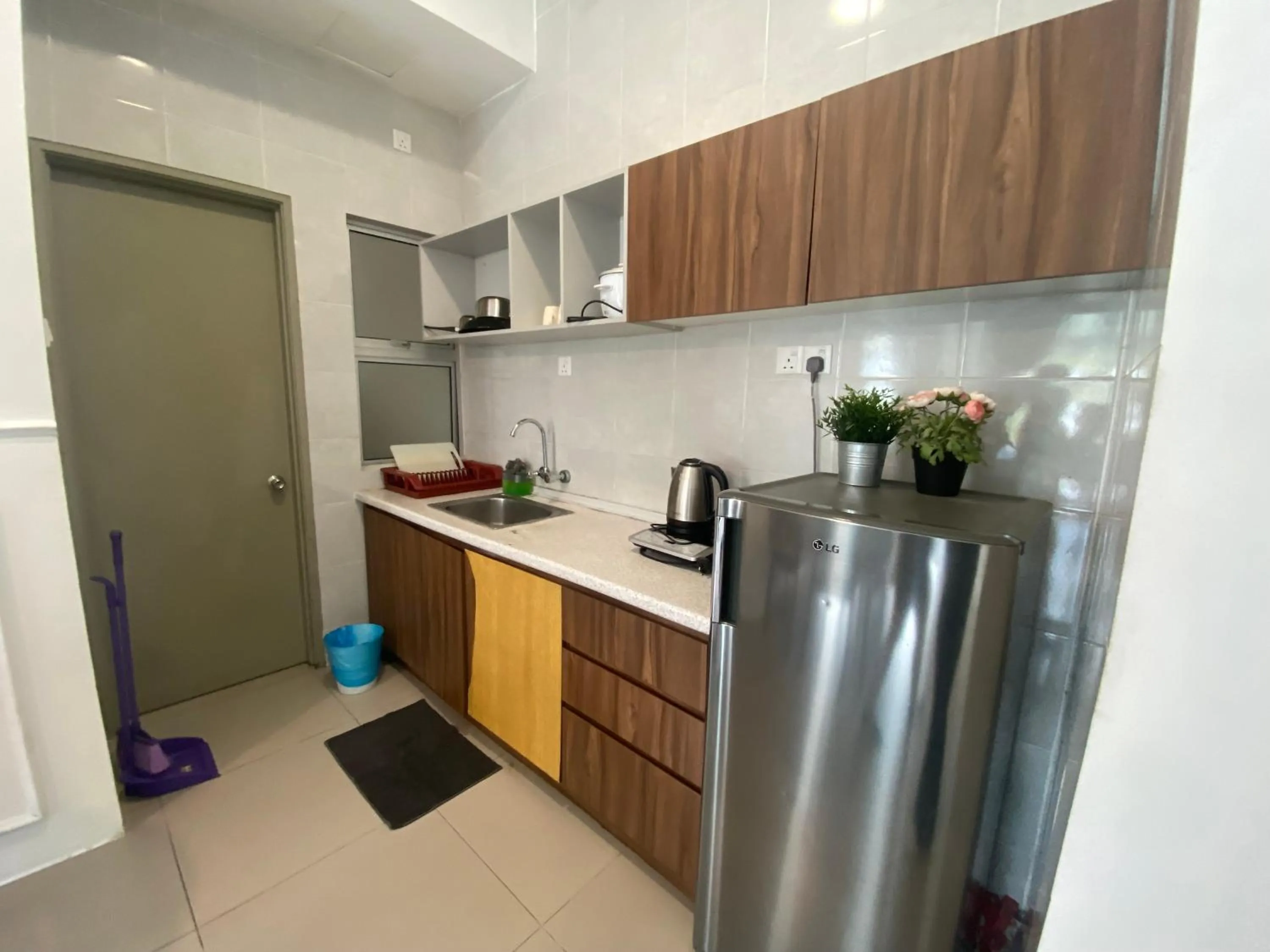 Kitchen or kitchenette in Play Residence at Golden Hills